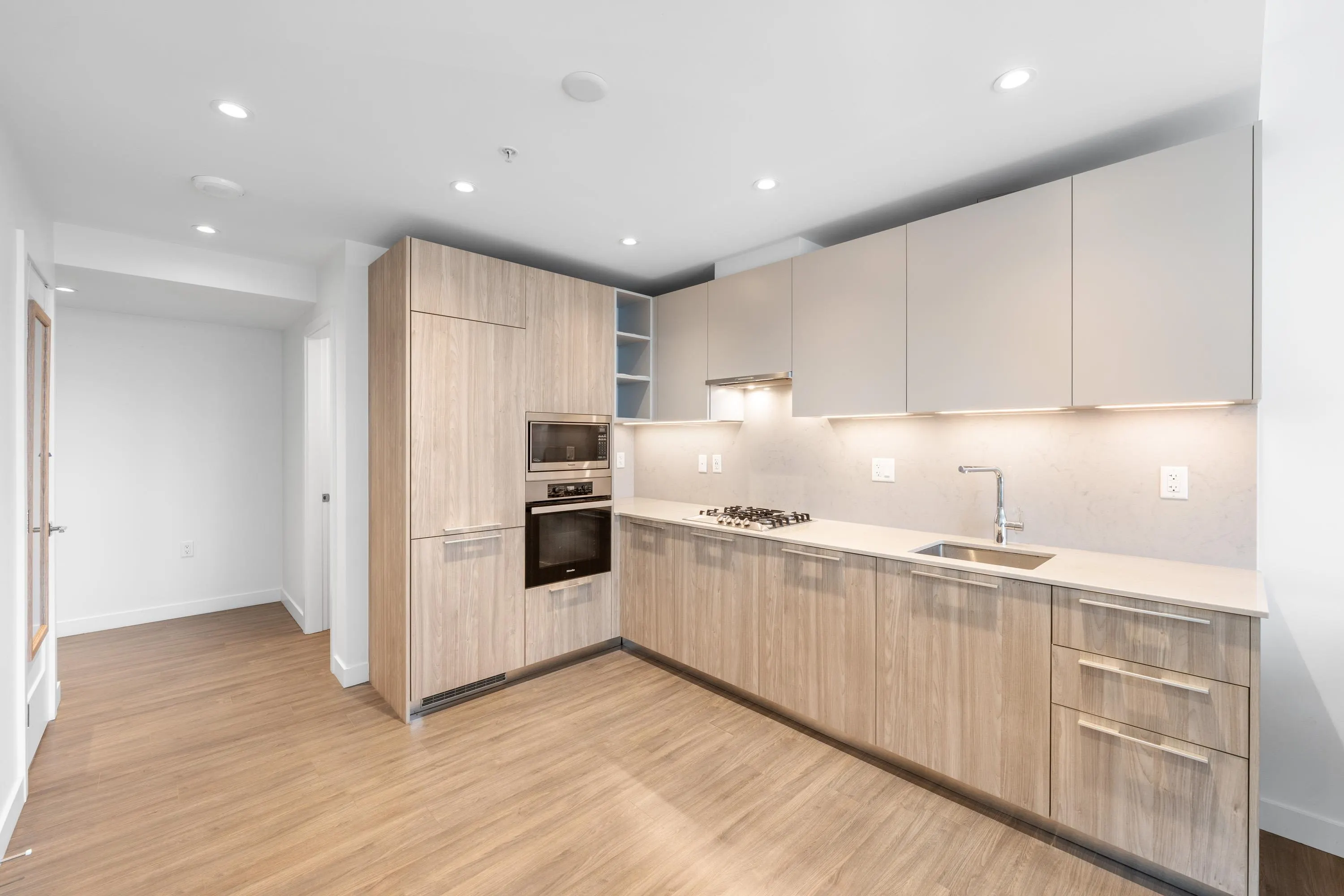 6699 Dunblane Avenue #606