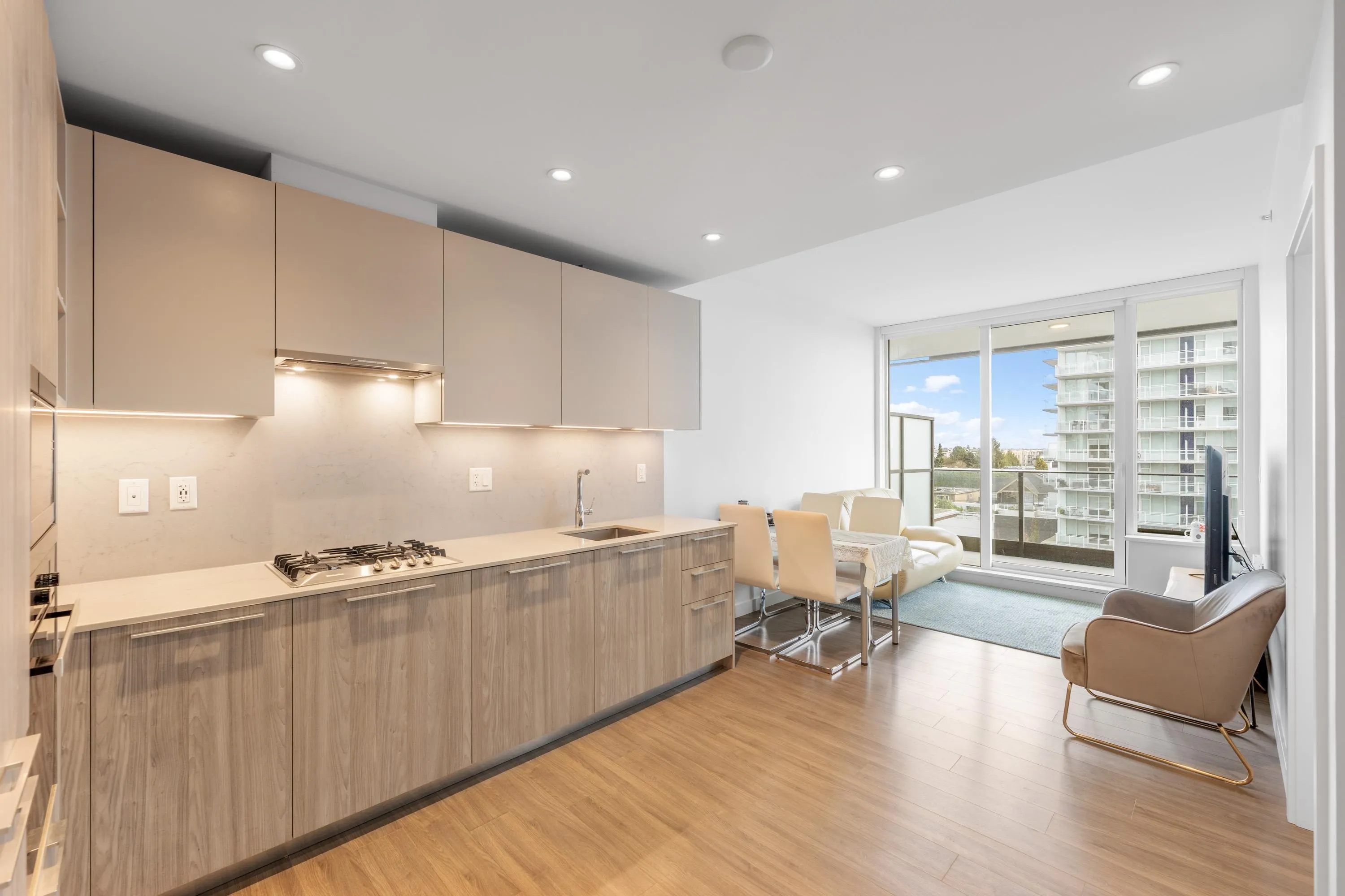 6699 Dunblane Avenue #606