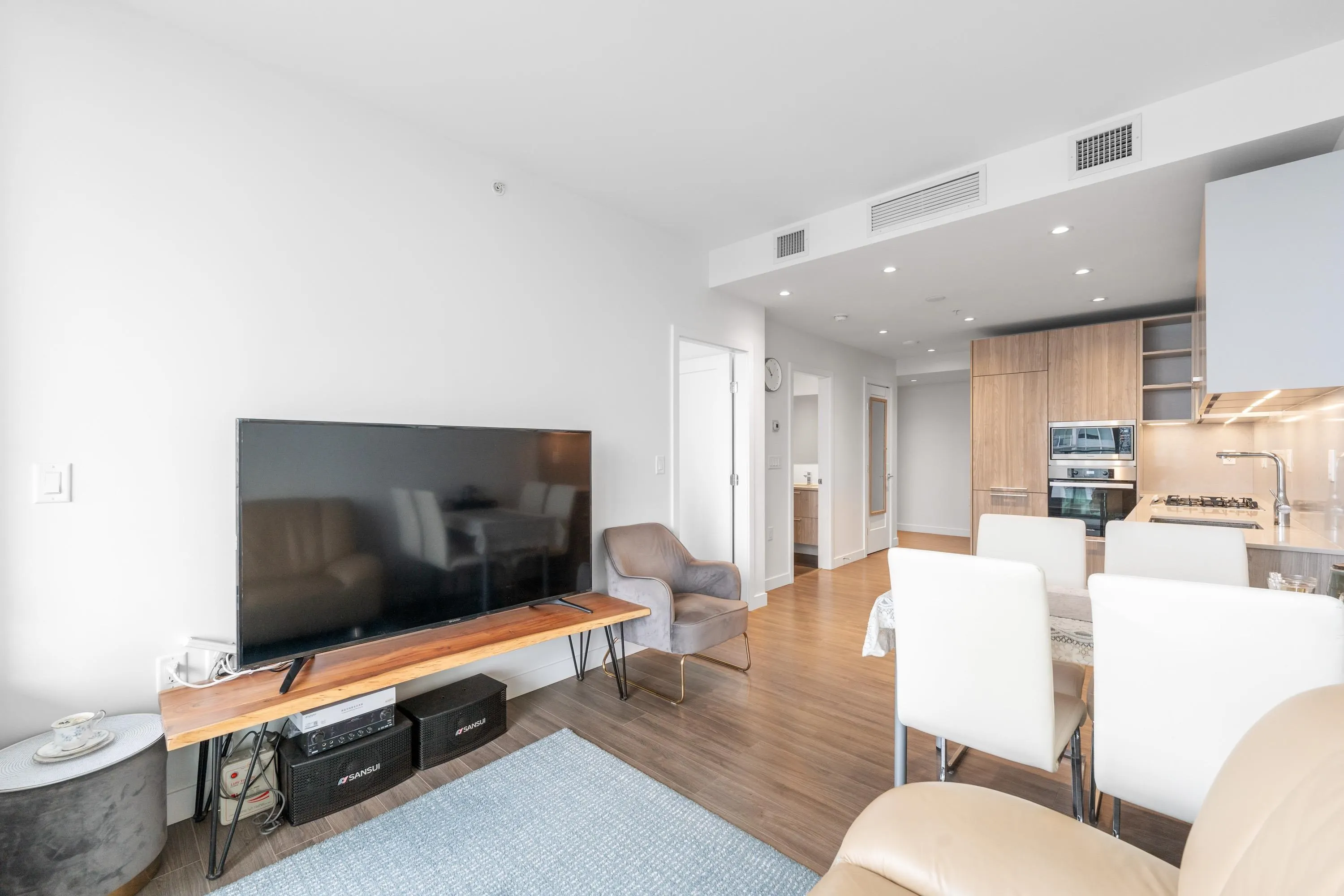 6699 Dunblane Avenue #606