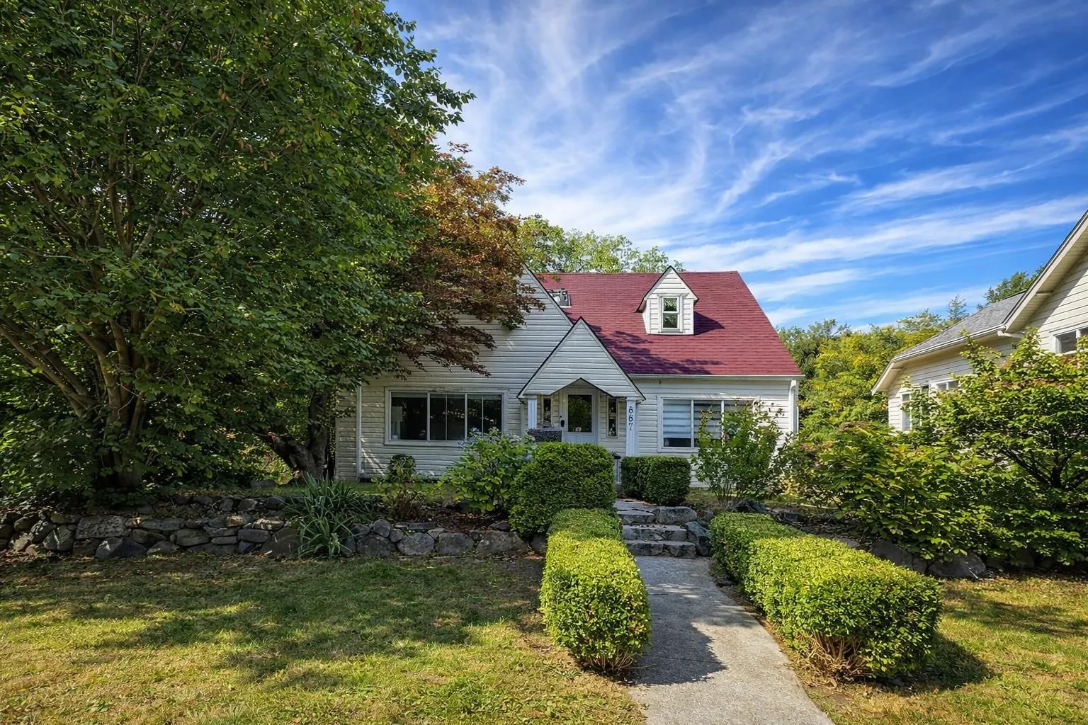 887 W 28th Avenue