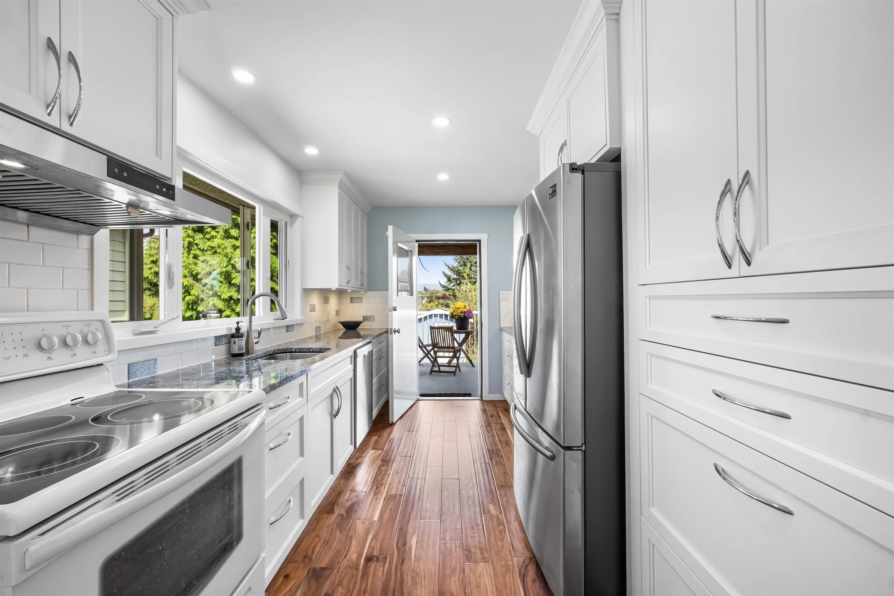 727 Second Street
