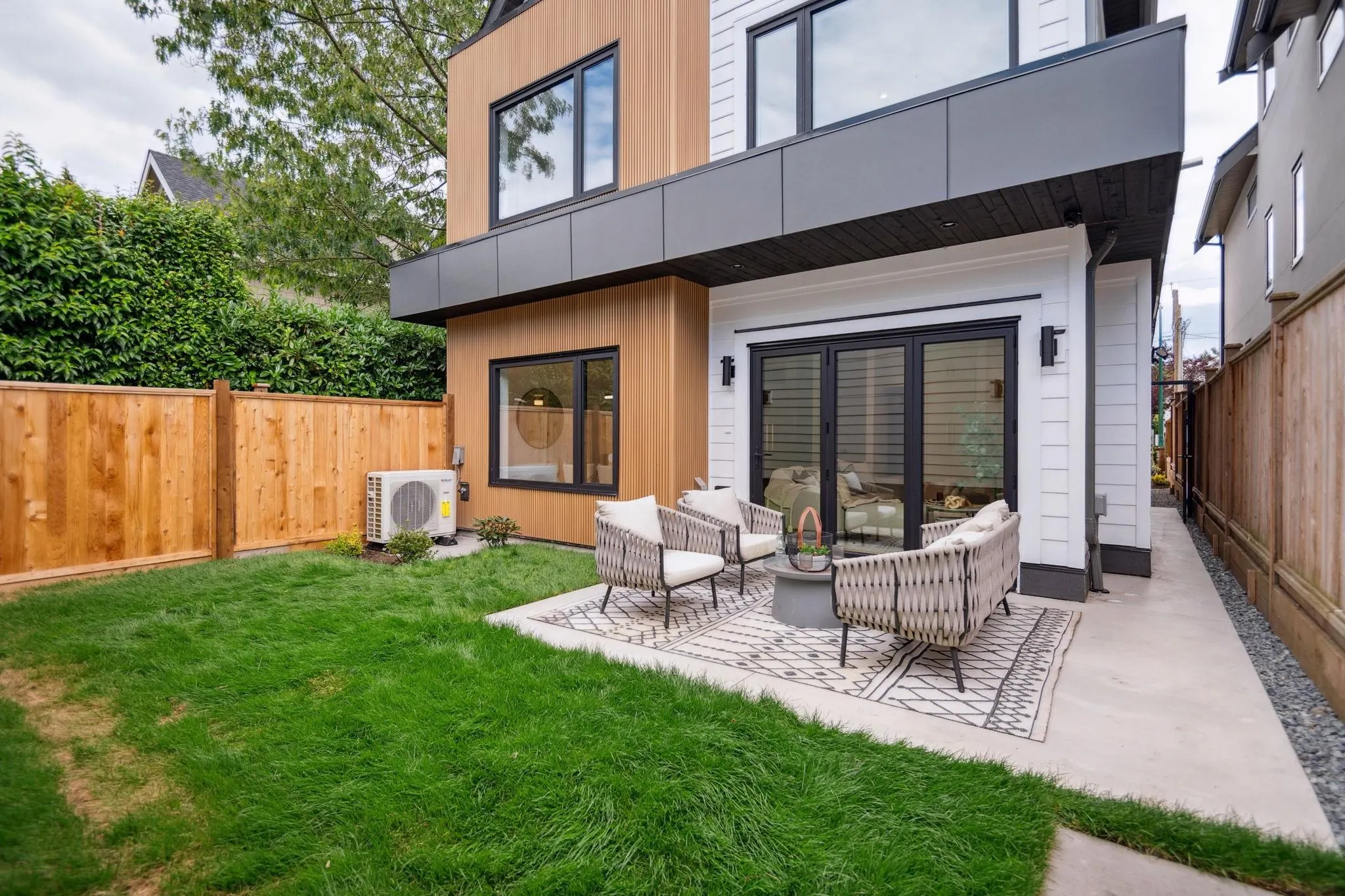1079 E 14th Avenue ##2