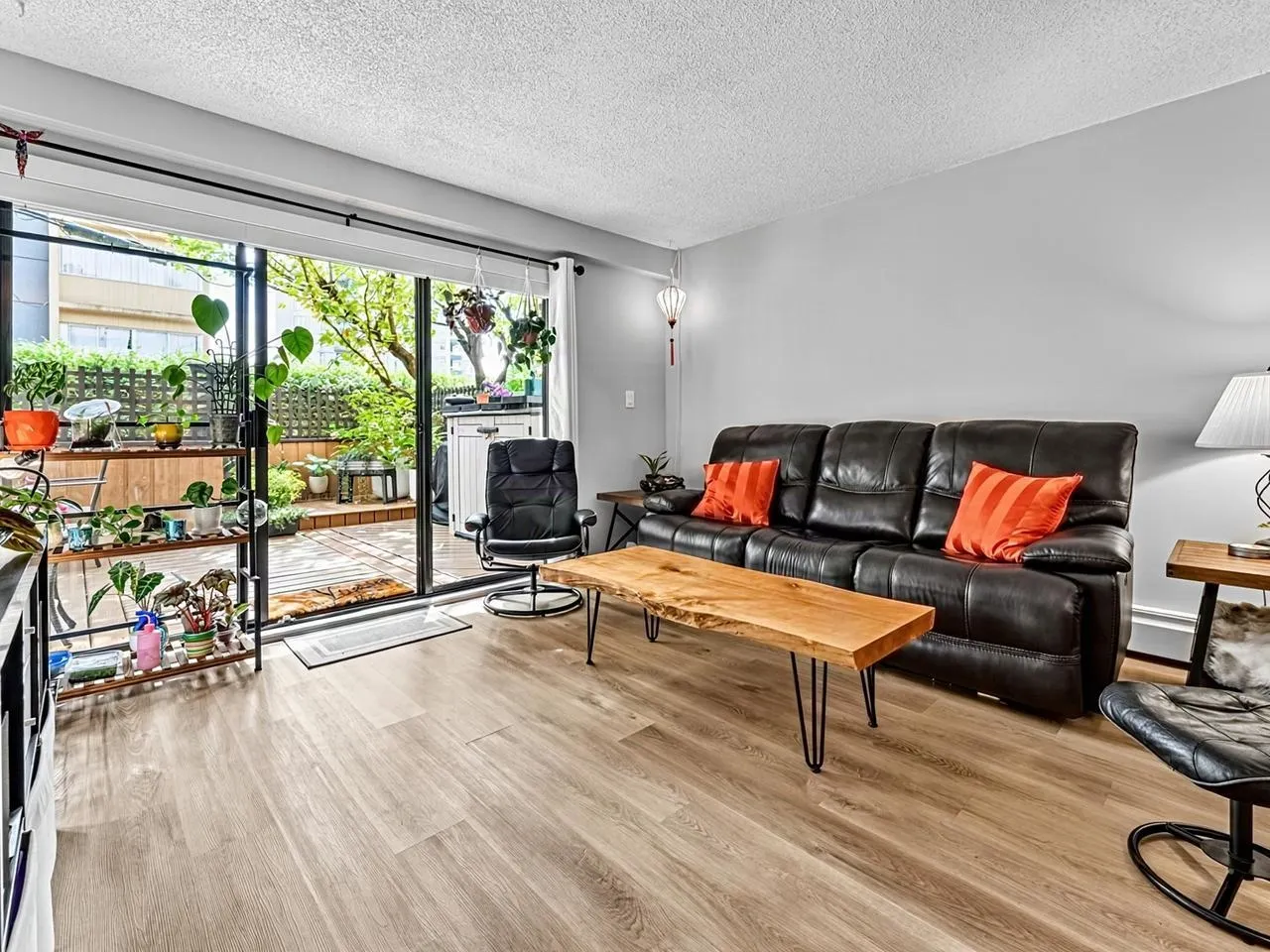 410 Agnes Street #102