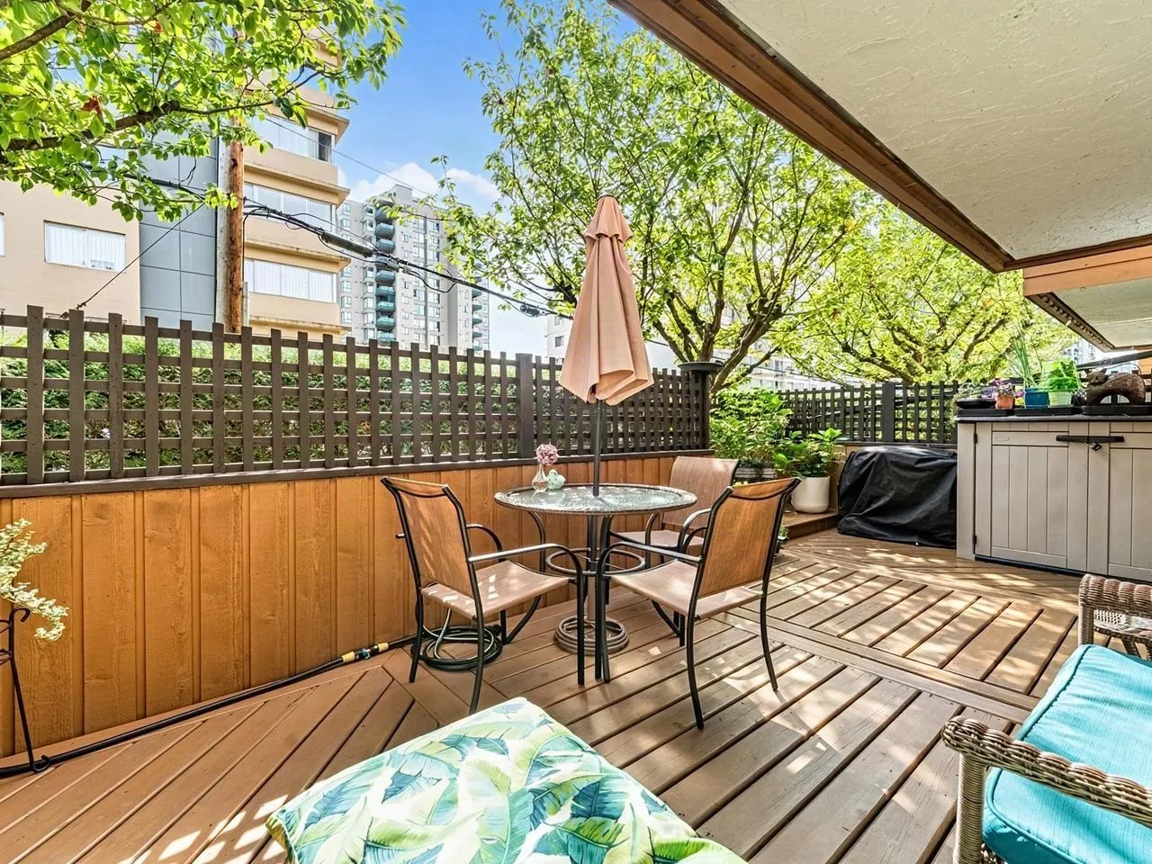 410 Agnes Street #102