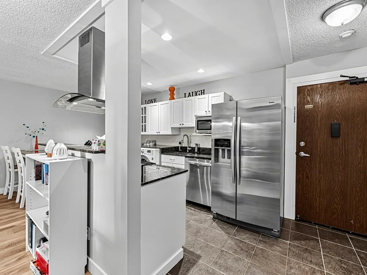 410 Agnes Street #102