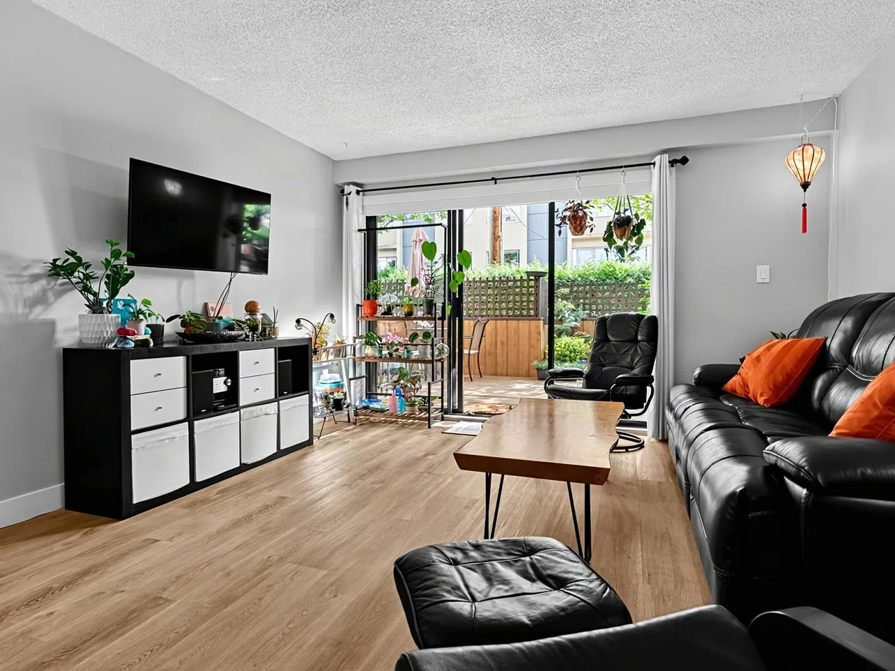 410 Agnes Street #102