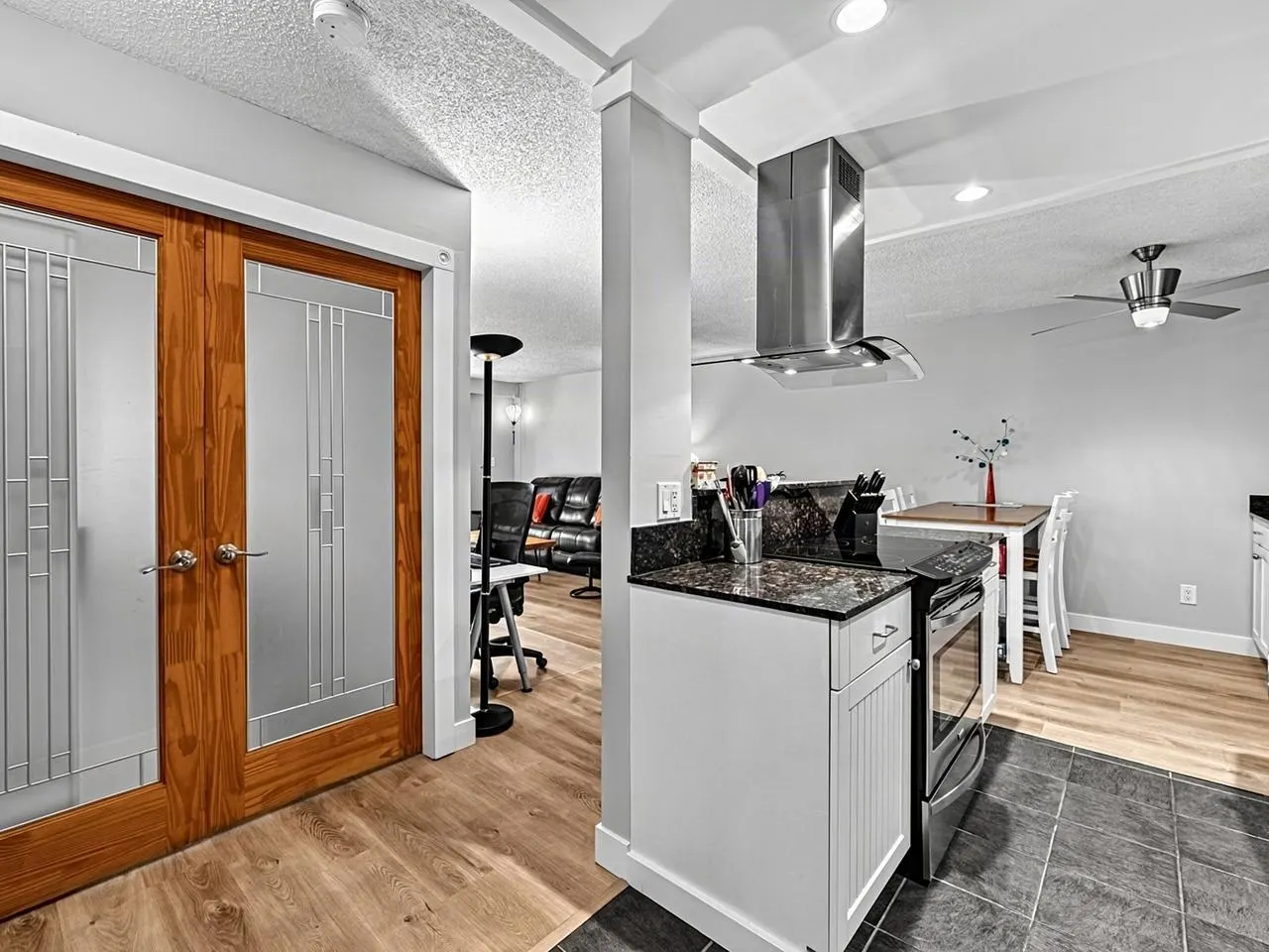 410 Agnes Street #102