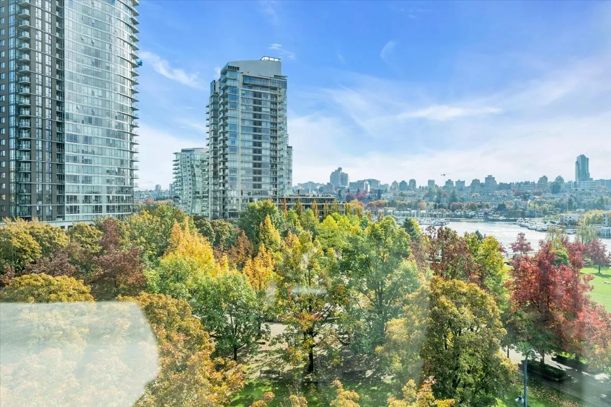 583 Beach Crescent #705