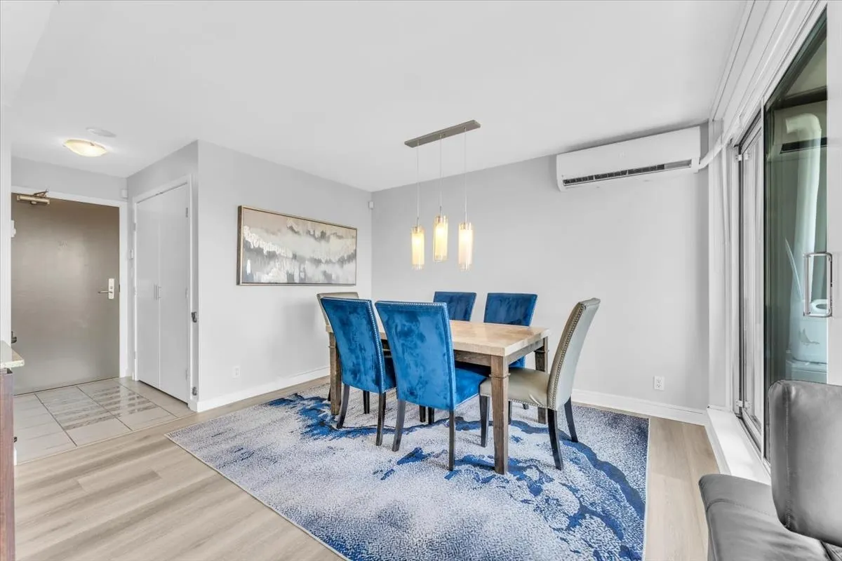 583 Beach Crescent #705