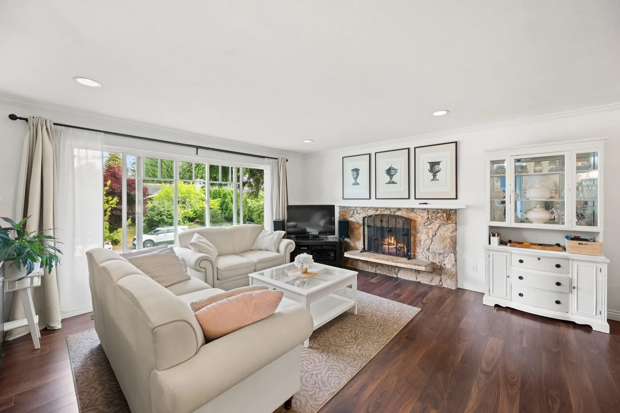5933 Angus Place
