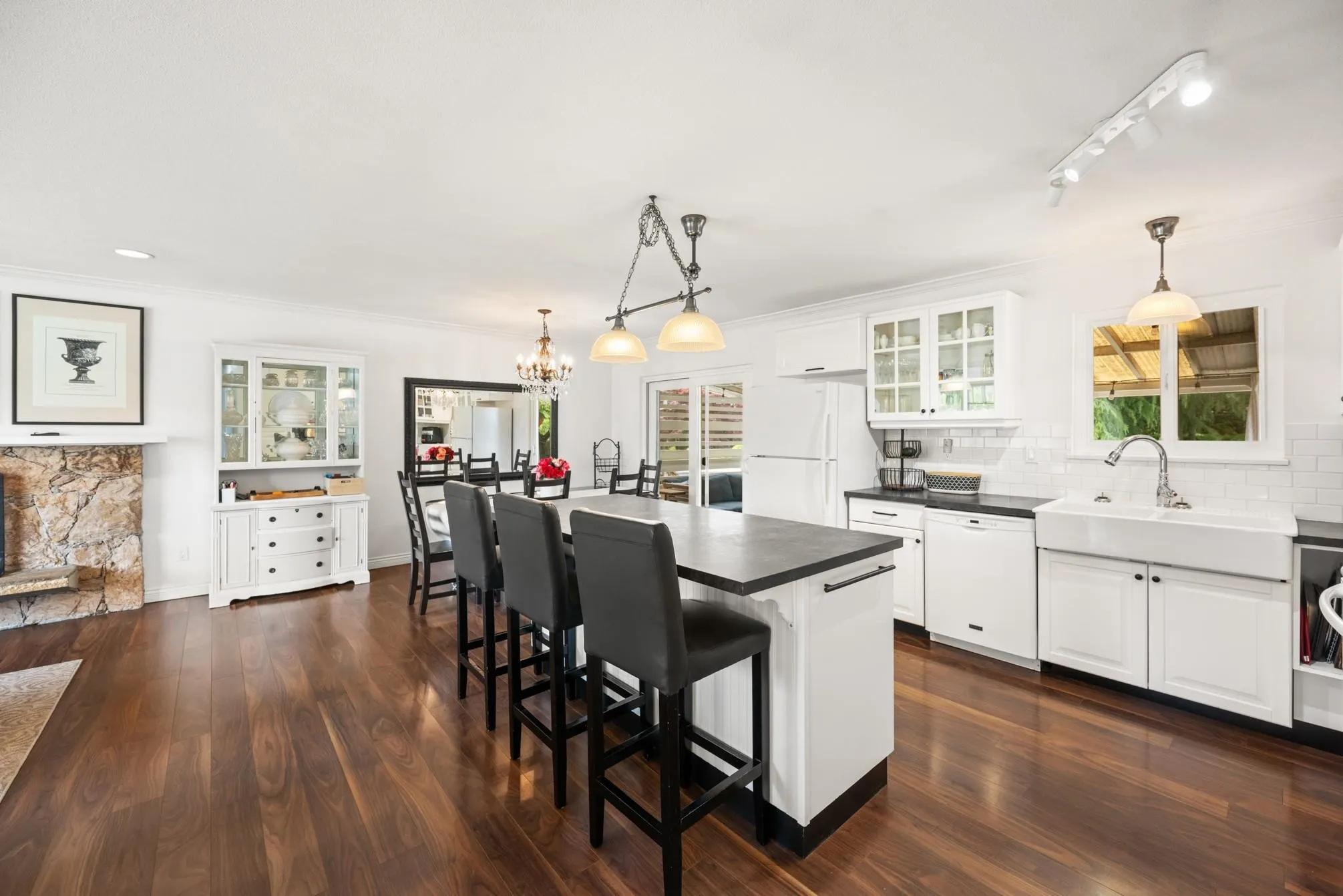 5933 Angus Place