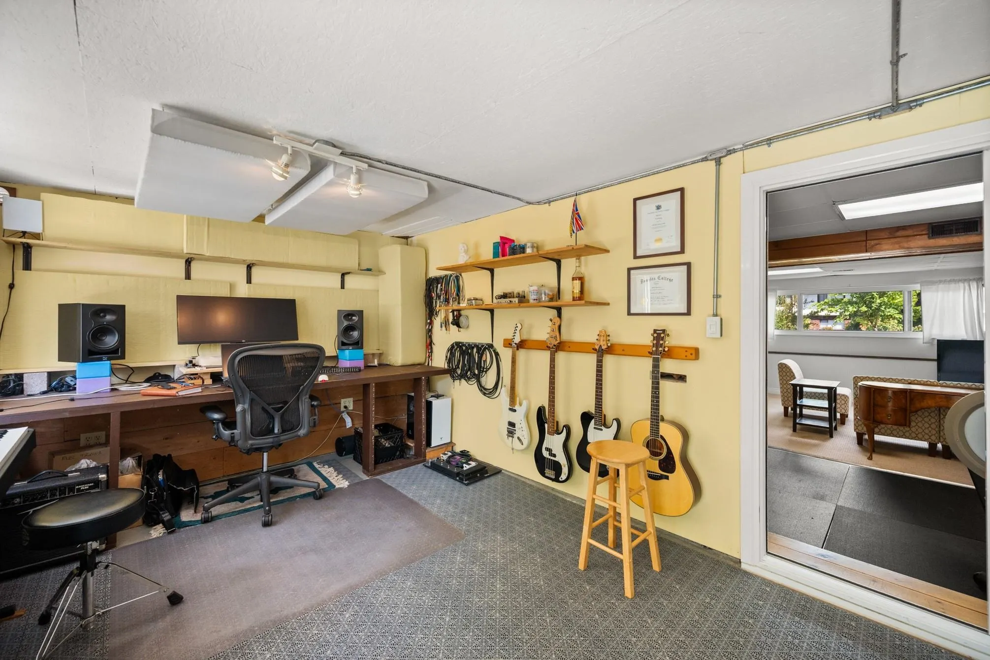5933 Angus Place