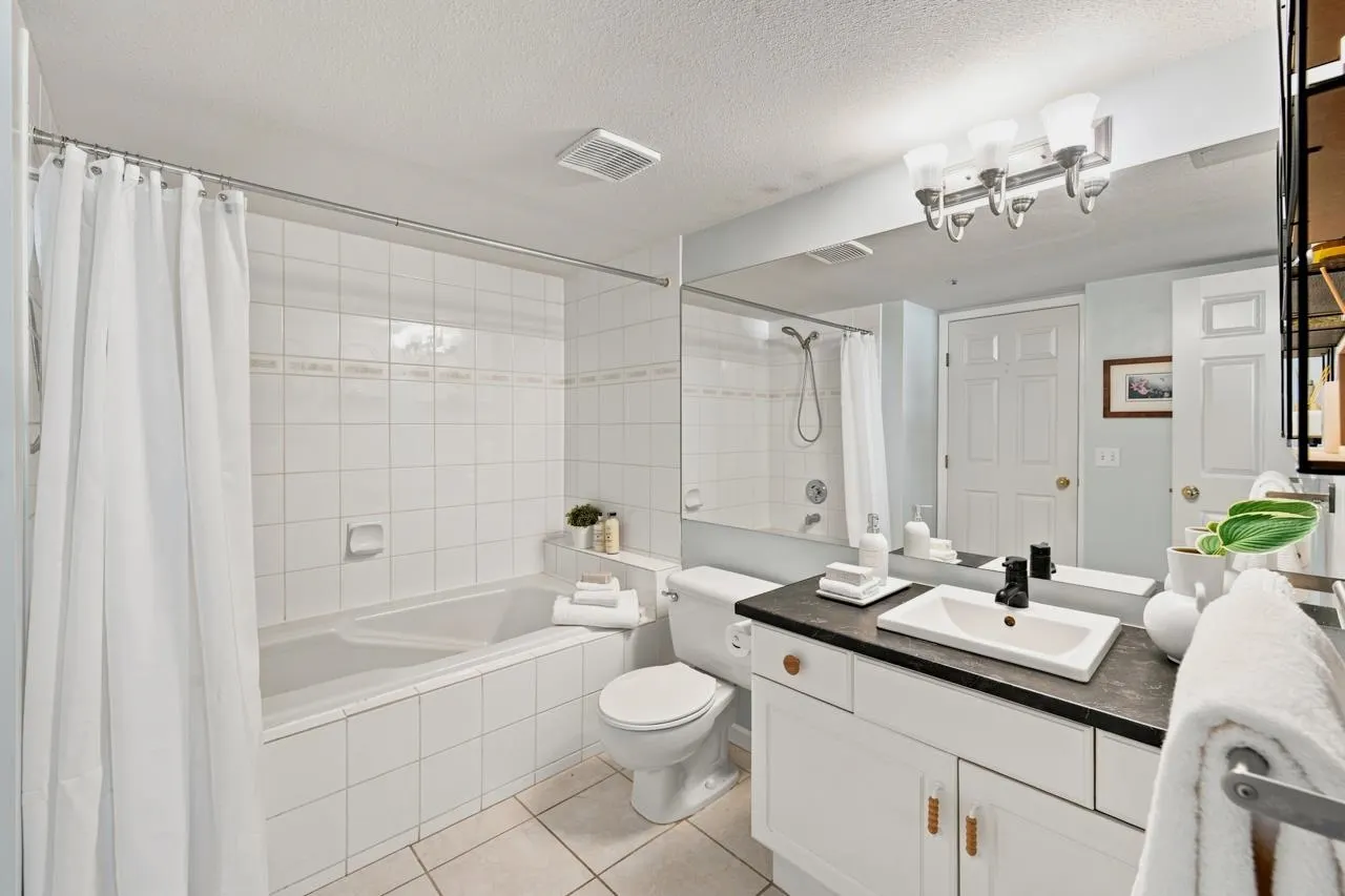 20125 55a Avenue #204
