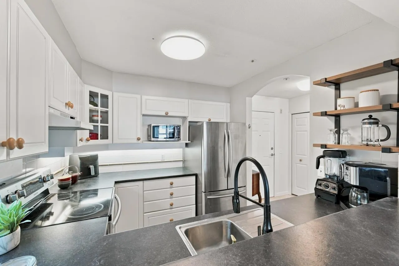20125 55a Avenue #204