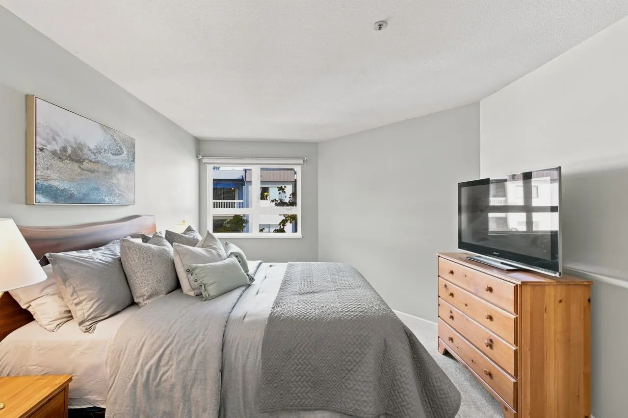 20125 55a Avenue #204