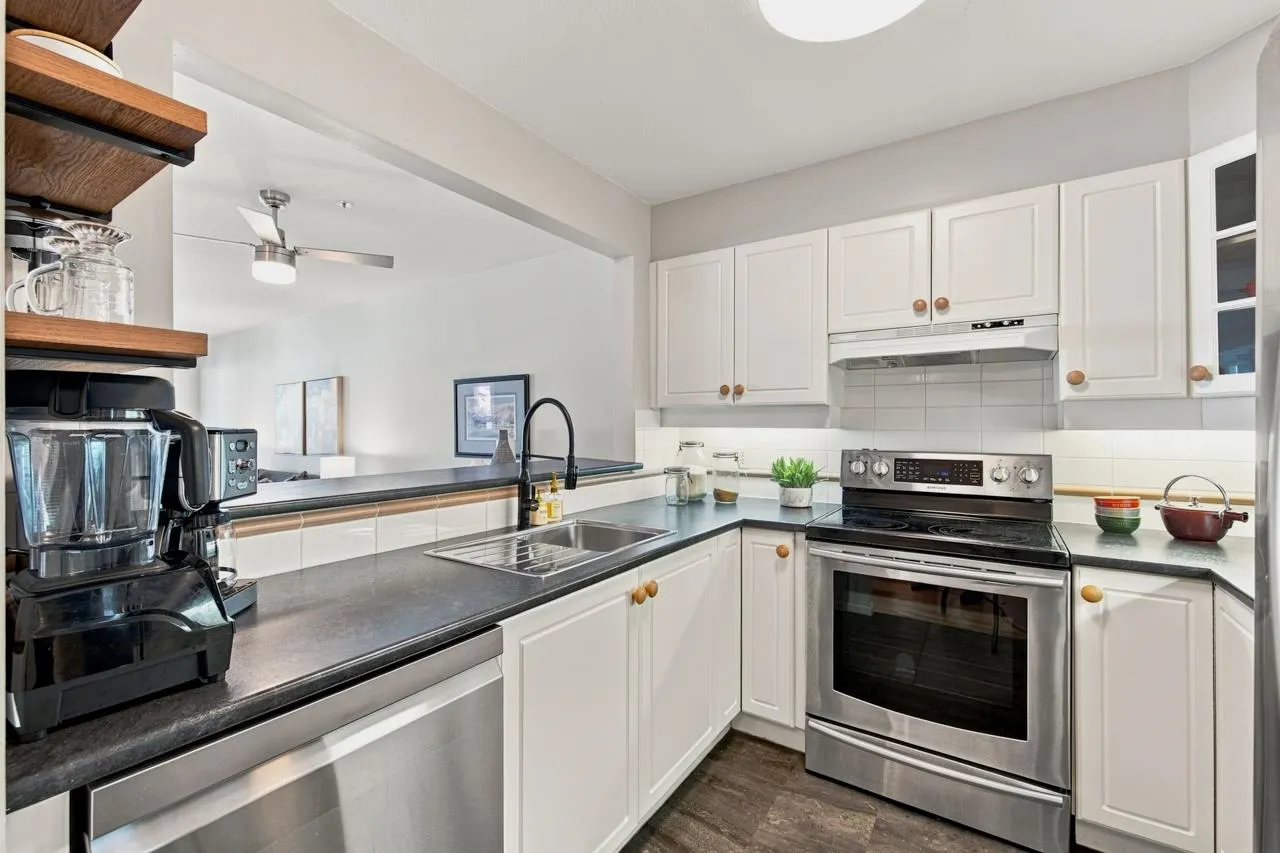 20125 55a Avenue #204