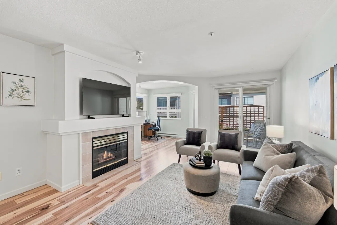 20125 55a Avenue #204