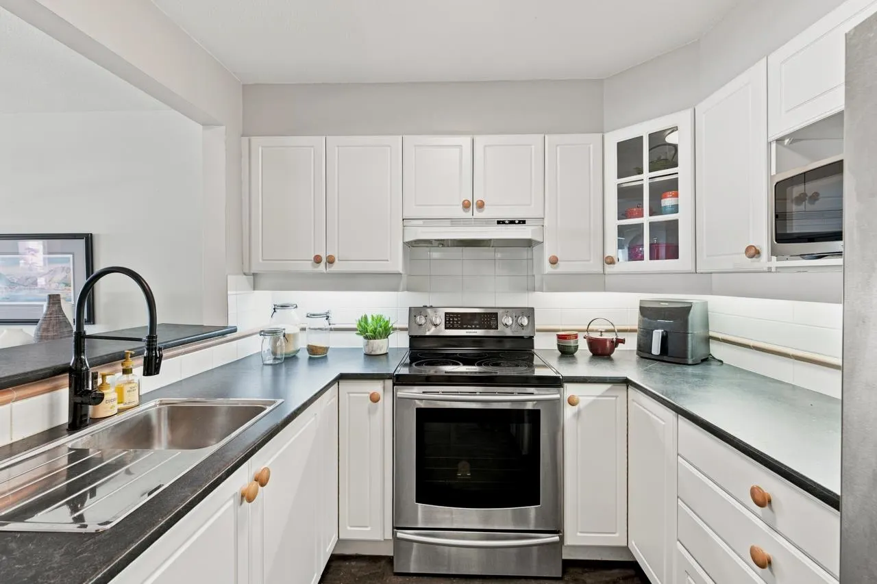 20125 55a Avenue #204