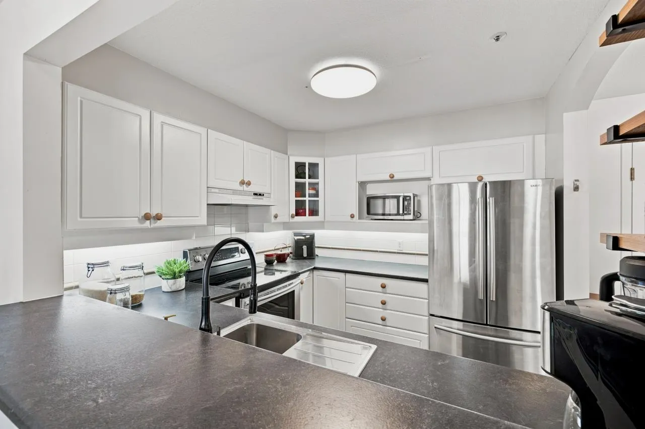 20125 55a Avenue #204