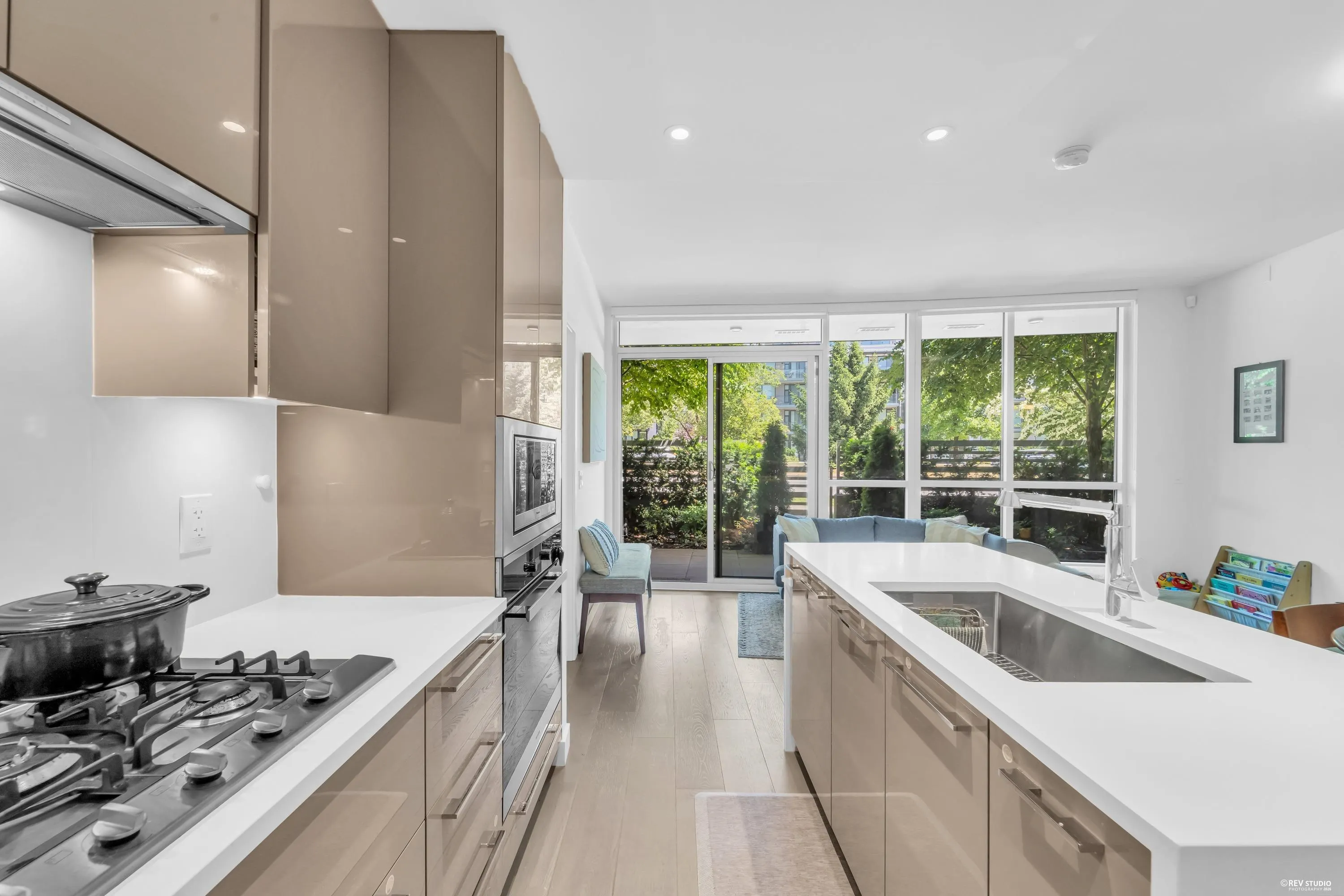 5189 Cambie Street #107
