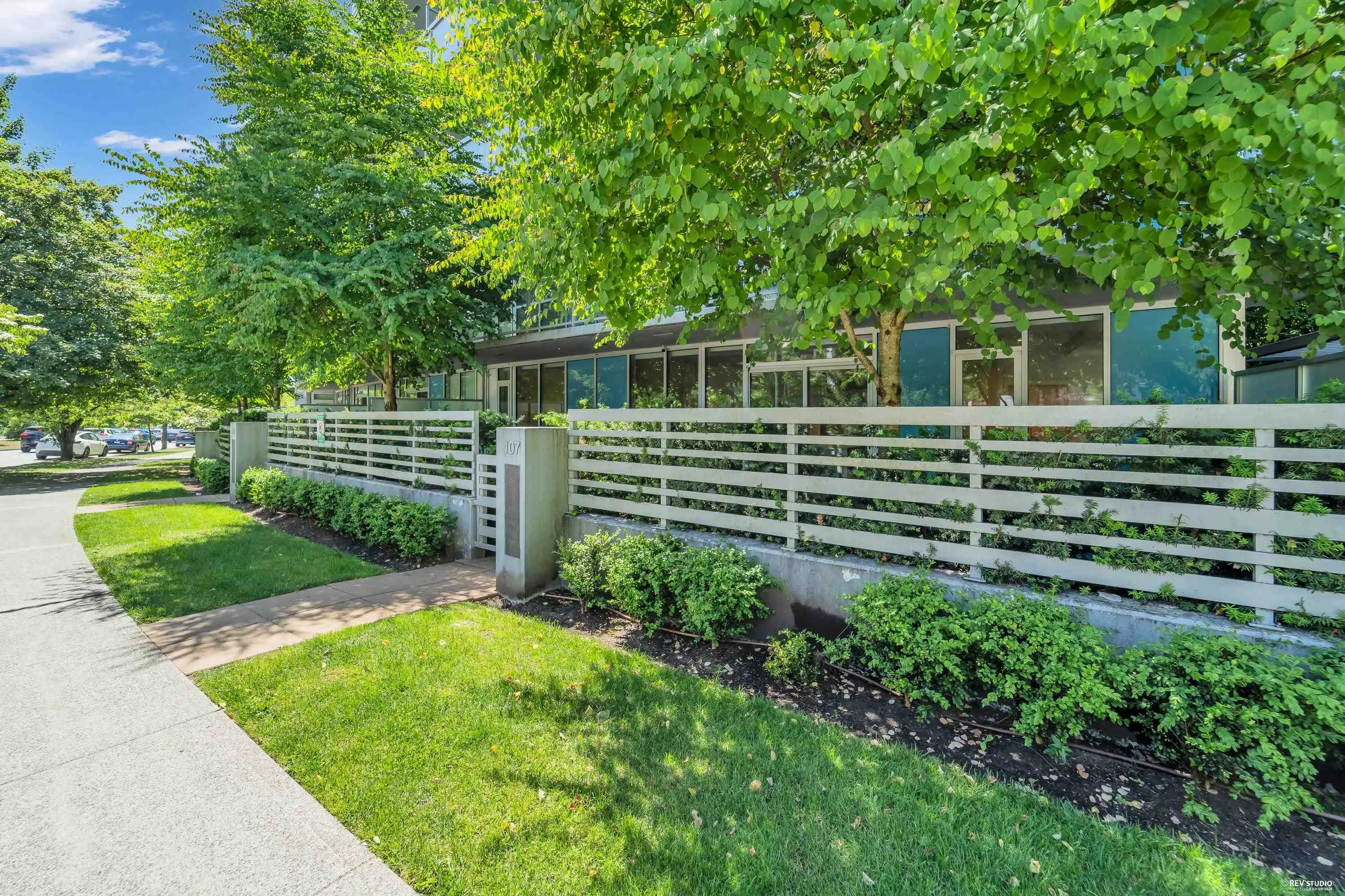 5189 Cambie Street #107