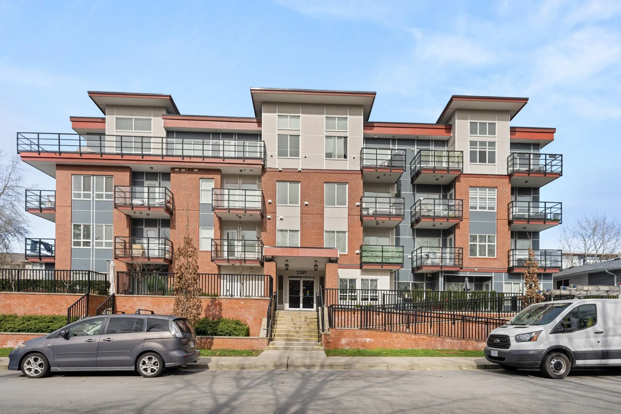 2389 Hawthorne Avenue #206