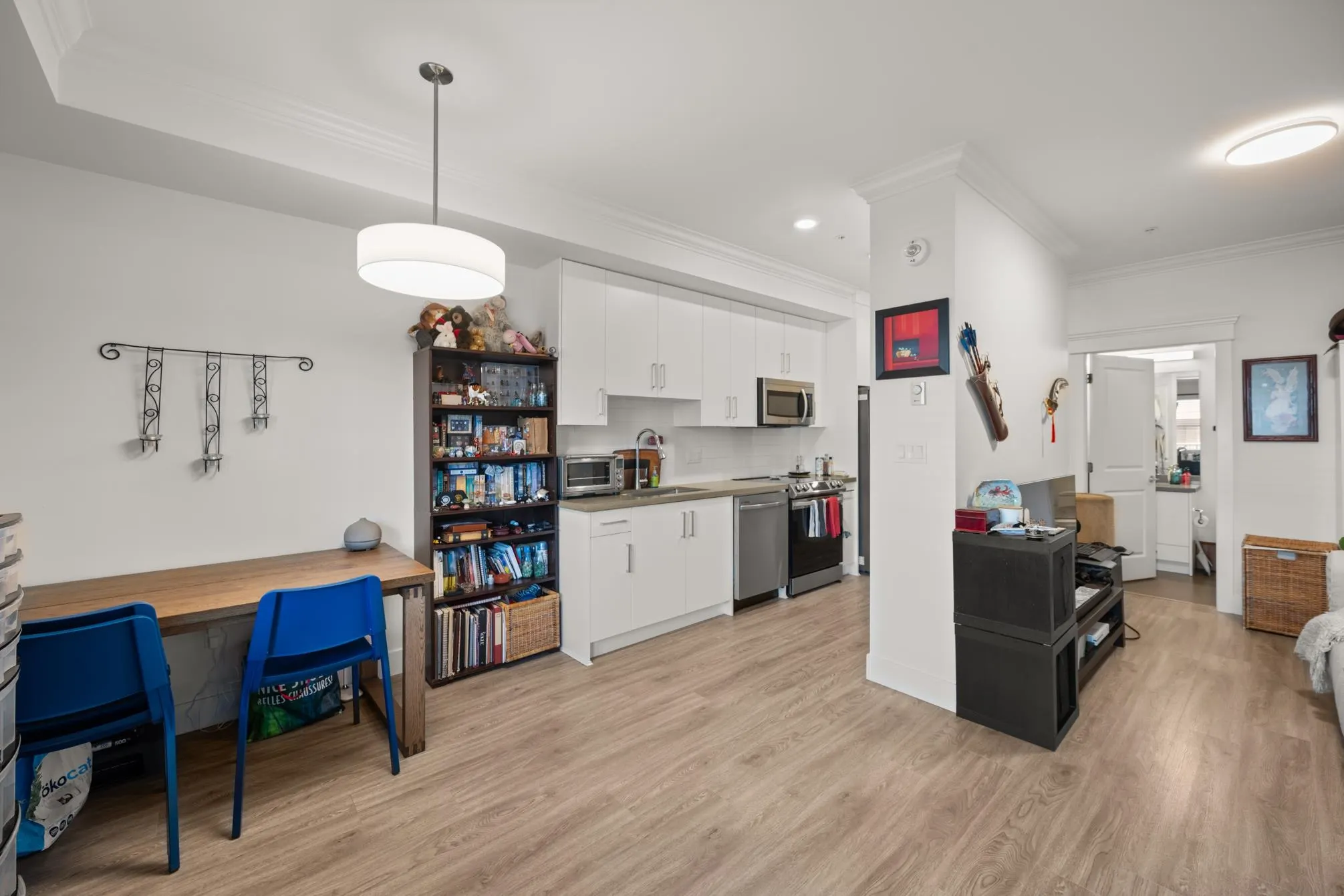 2389 Hawthorne Avenue #206