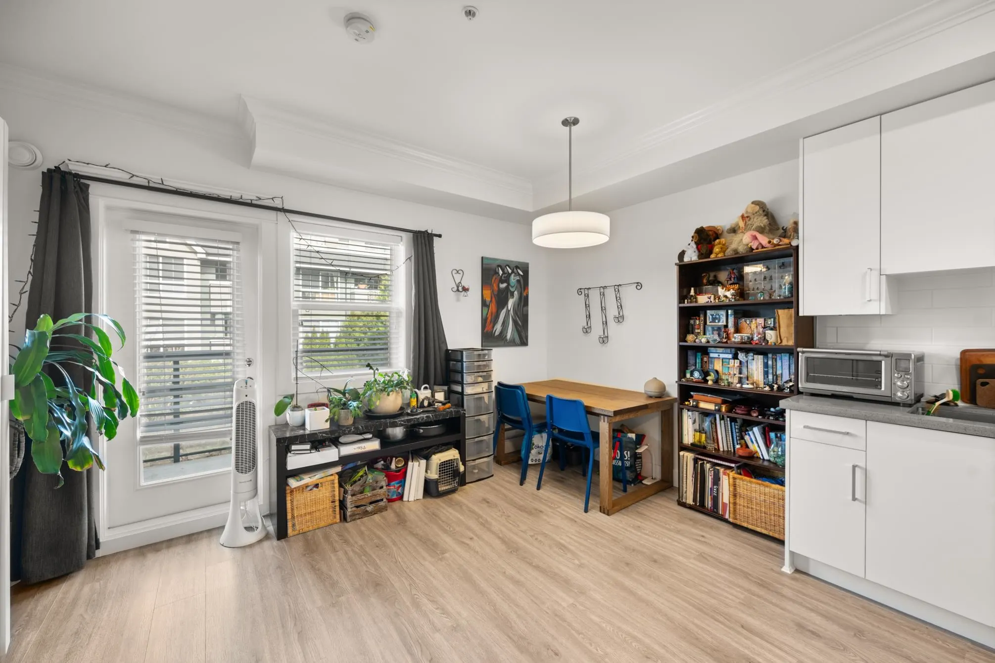 2389 Hawthorne Avenue #206