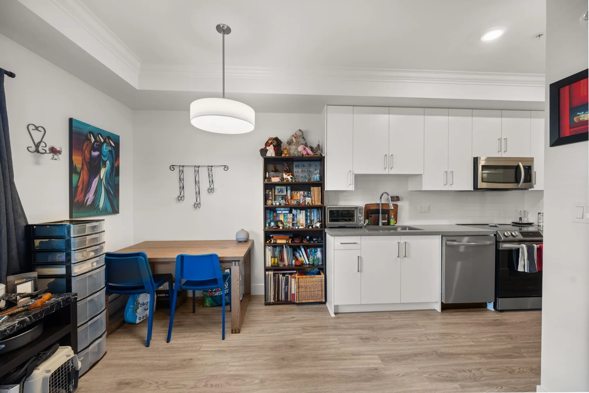 2389 Hawthorne Avenue #206