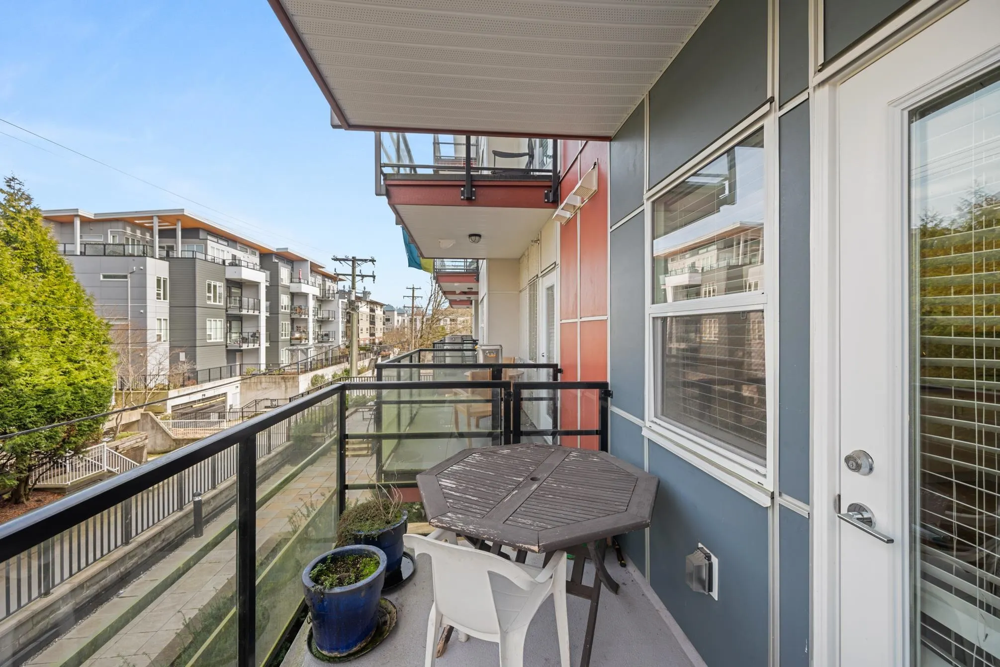 2389 Hawthorne Avenue #206