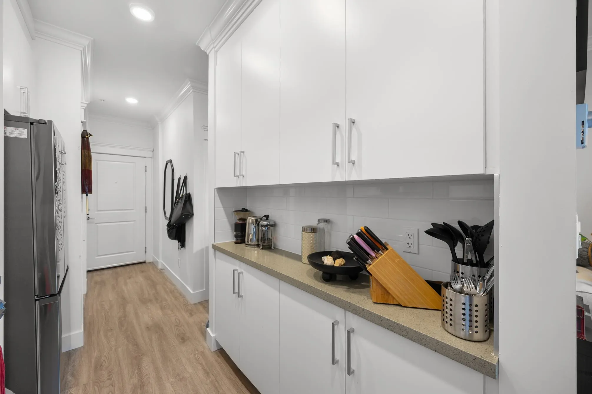 2389 Hawthorne Avenue #206
