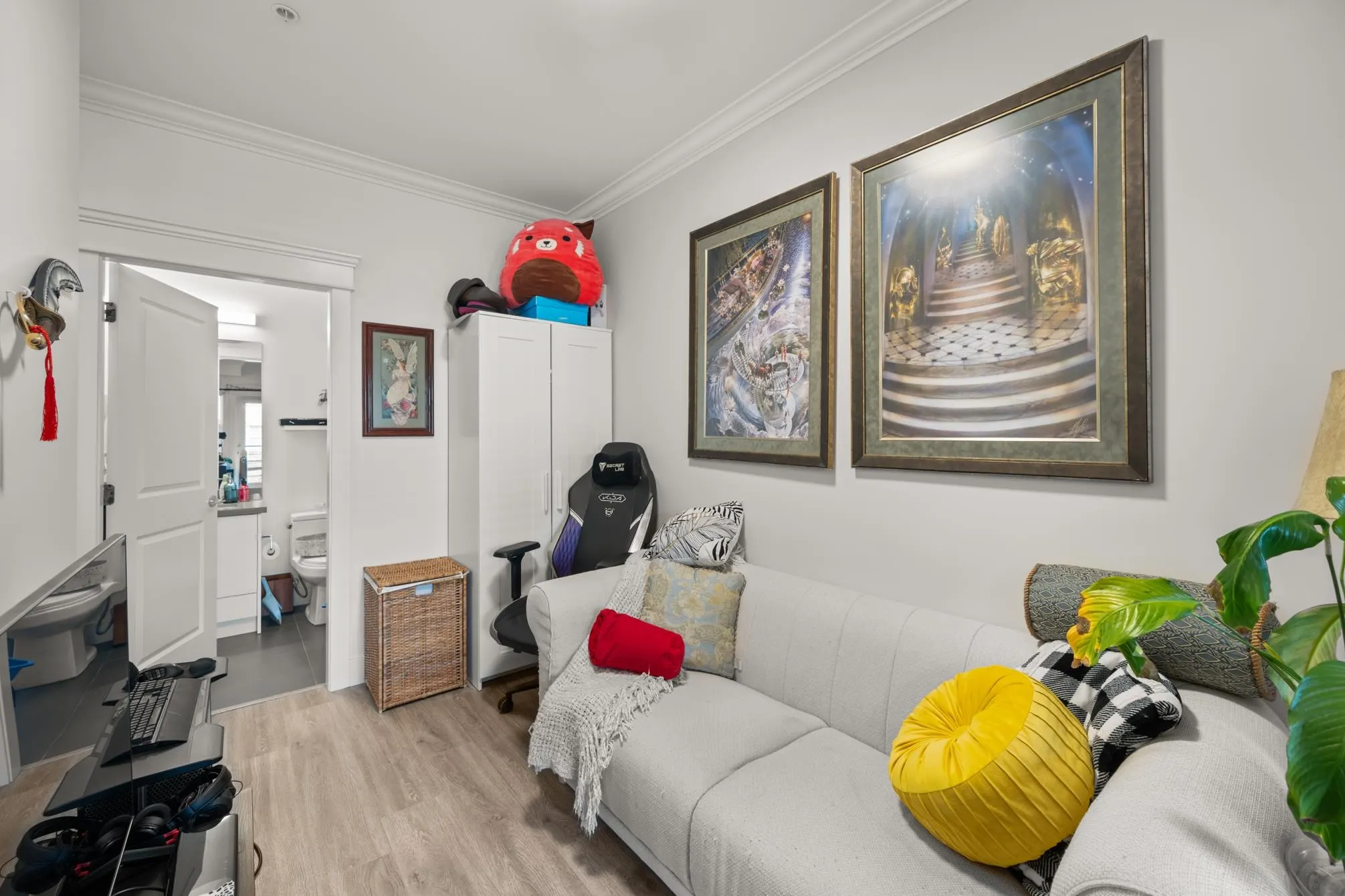 2389 Hawthorne Avenue #206