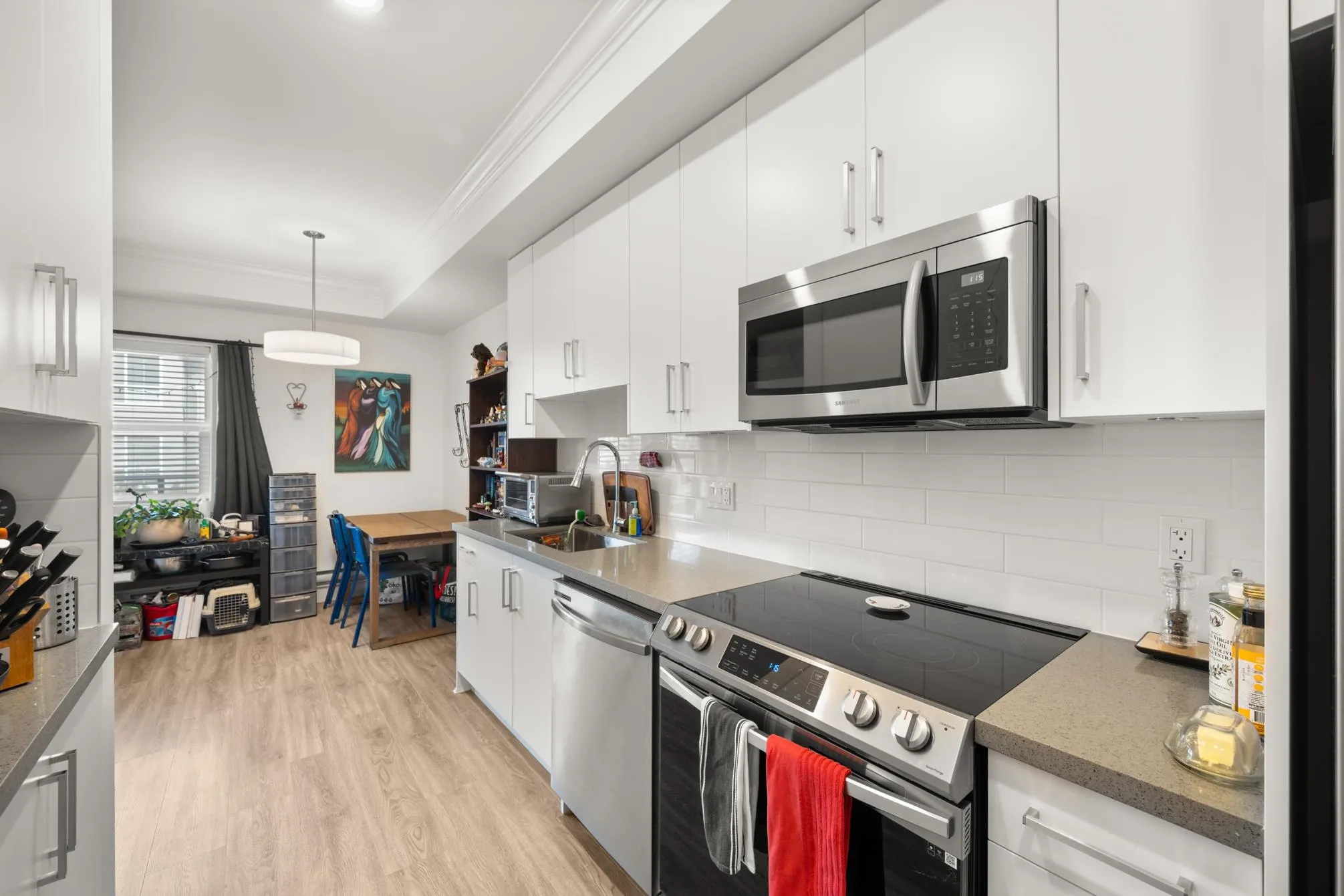 2389 Hawthorne Avenue #206