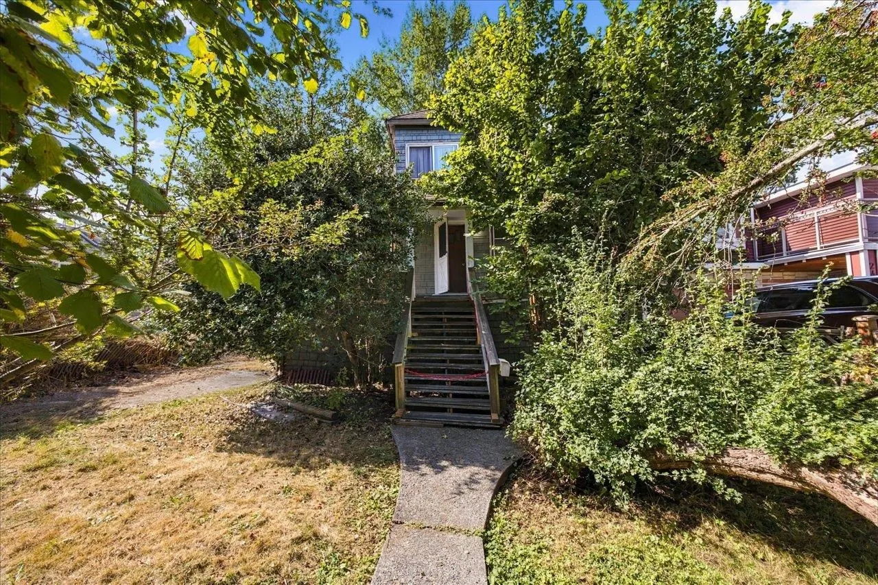 242 N Boyne Street