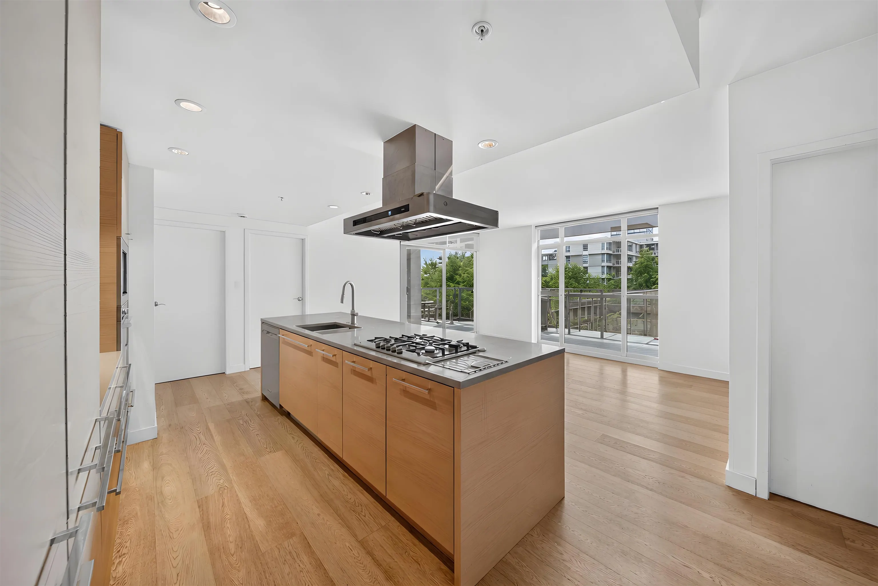 5782 Berton Avenue #502