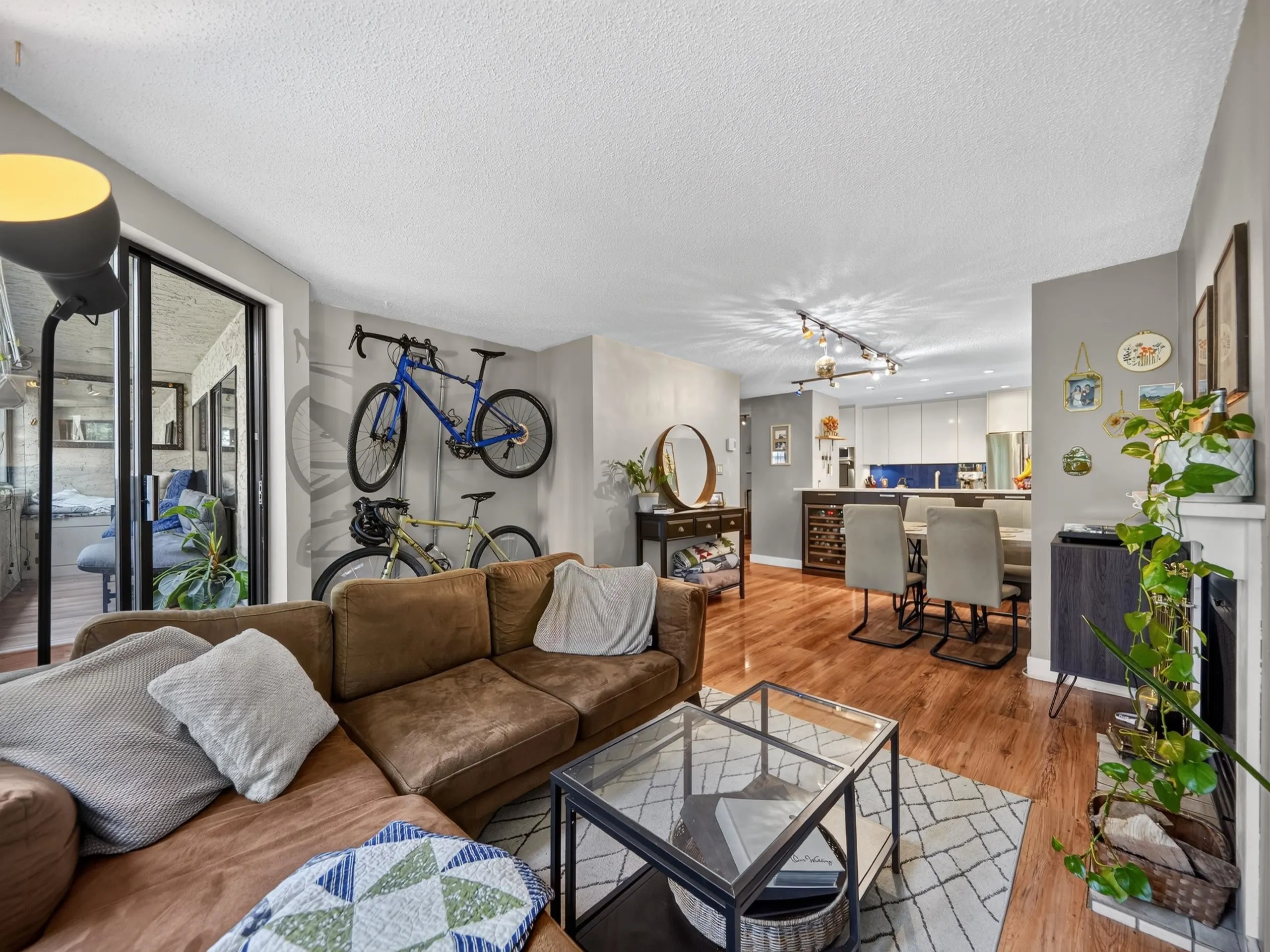 936 Bute Street #202