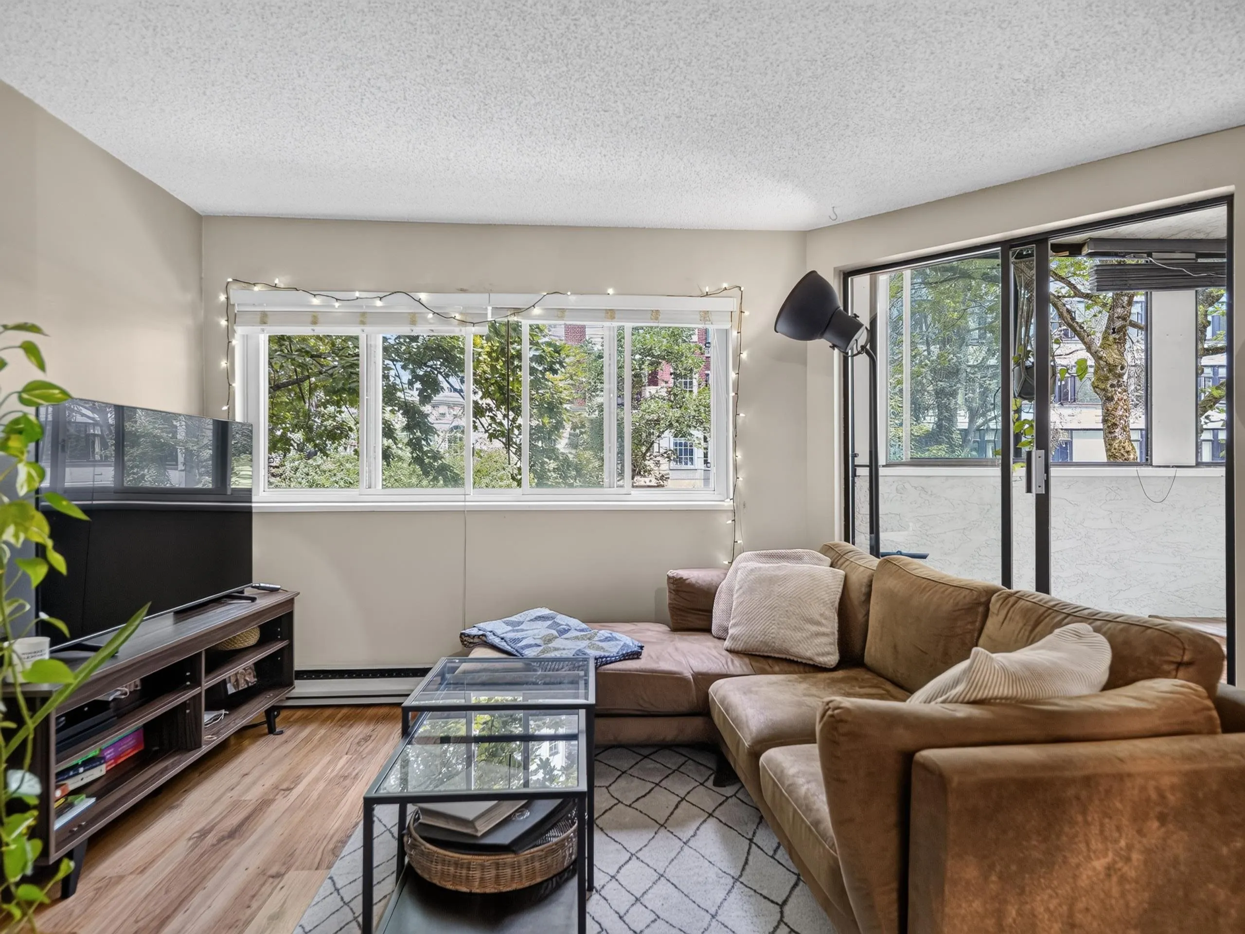 936 Bute Street #202