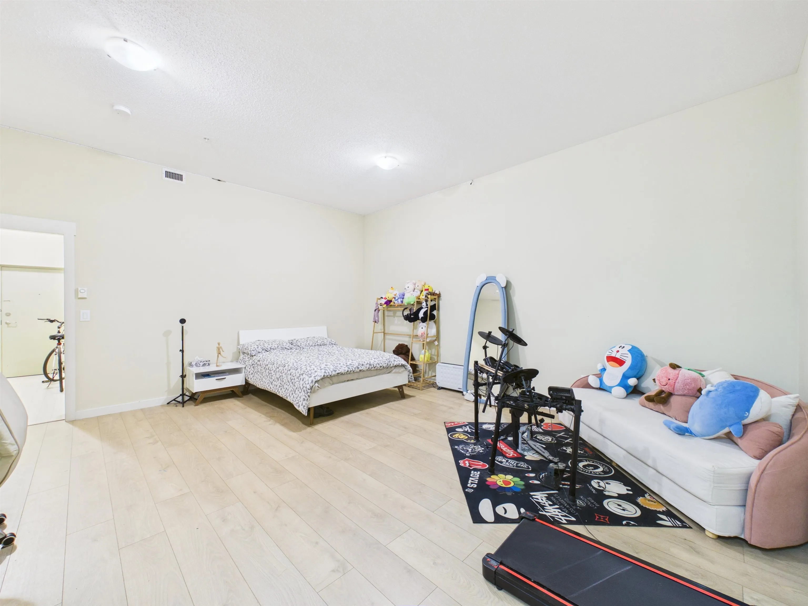 6222 Logan Lane