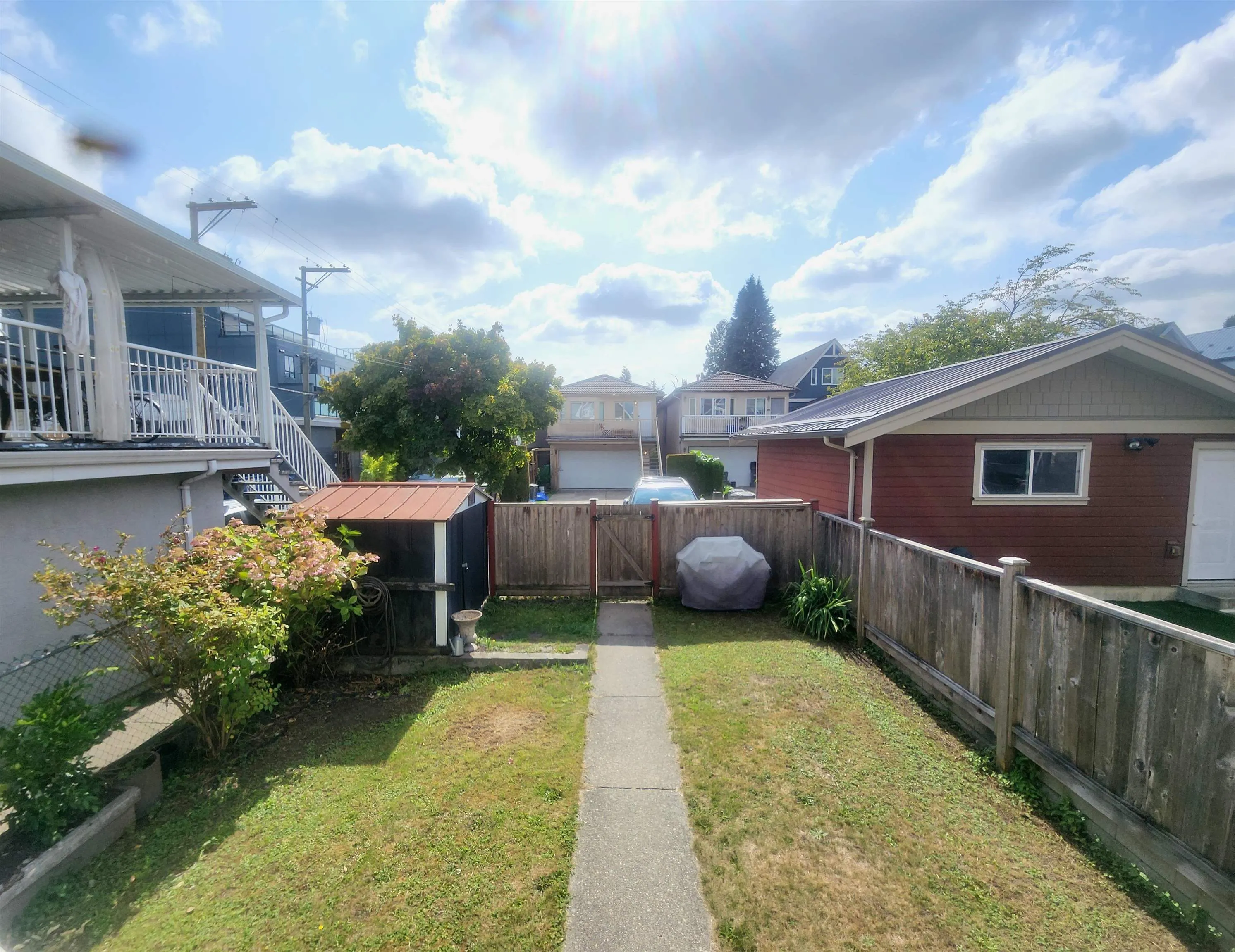 178 E King Edward Avenue