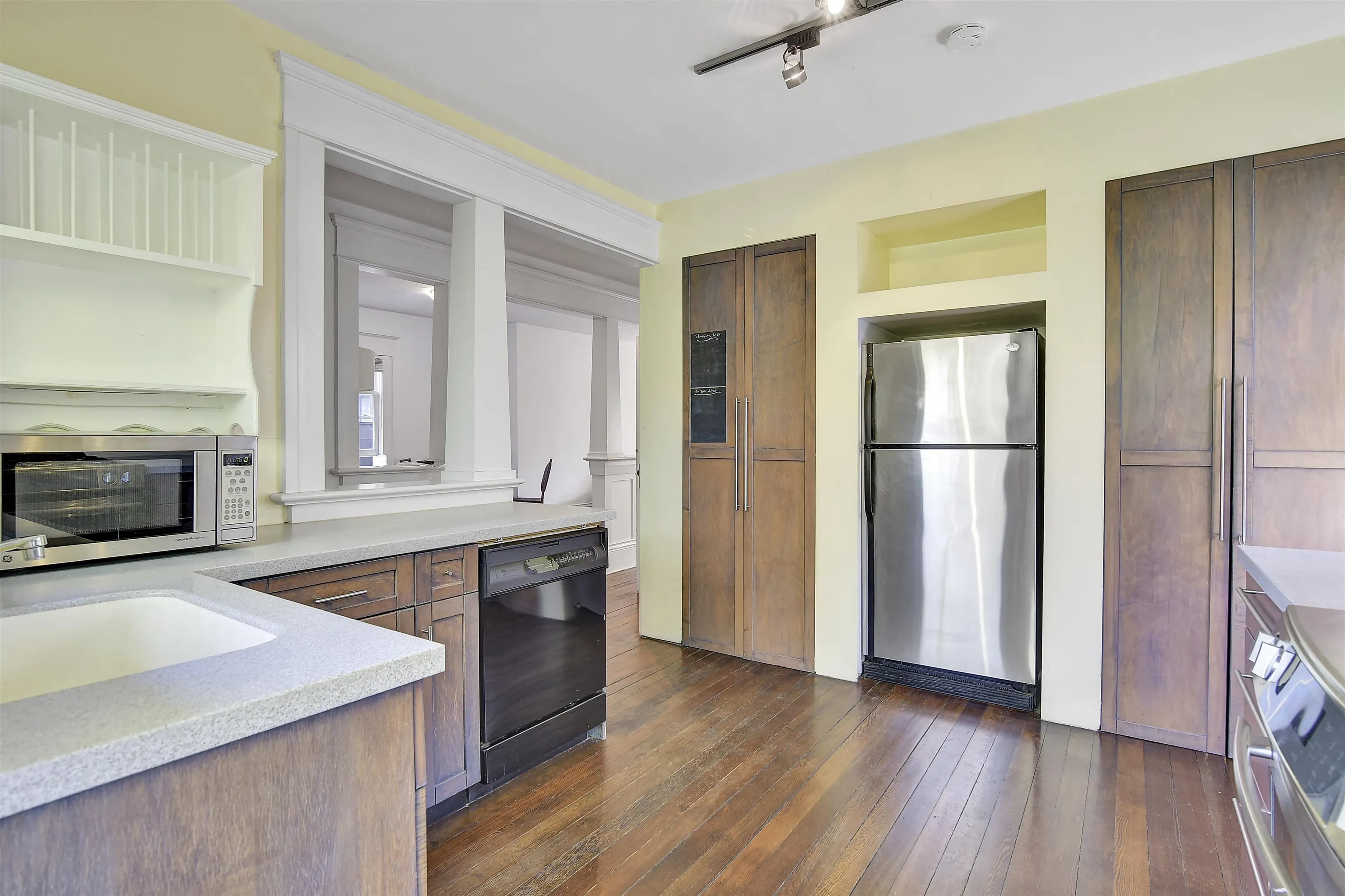 1517 Comox Street #2