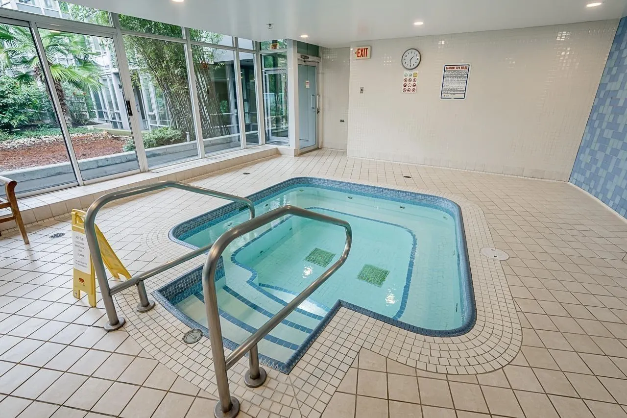 1033 Marinaside Crescent #2802