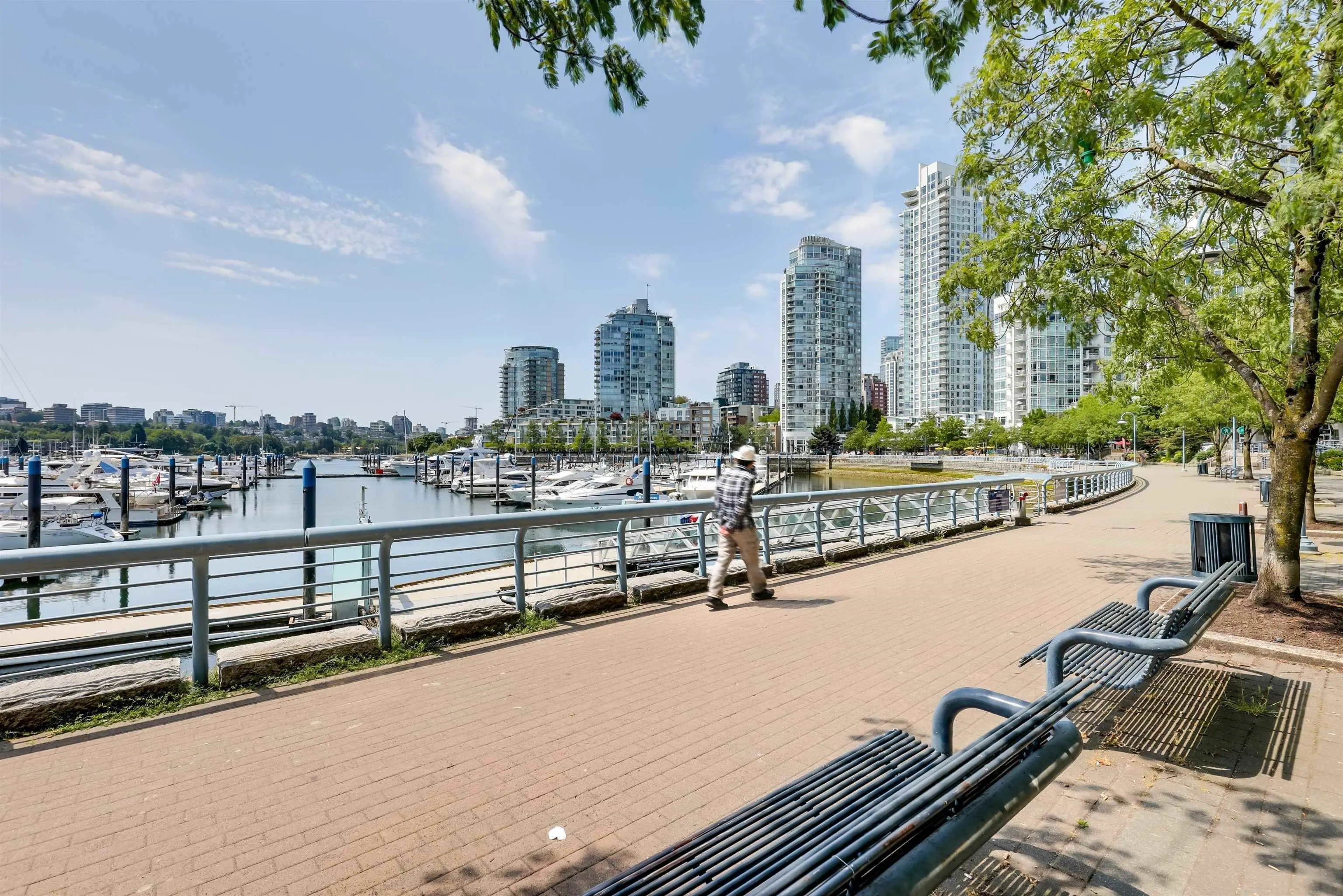 1033 Marinaside Crescent #2802