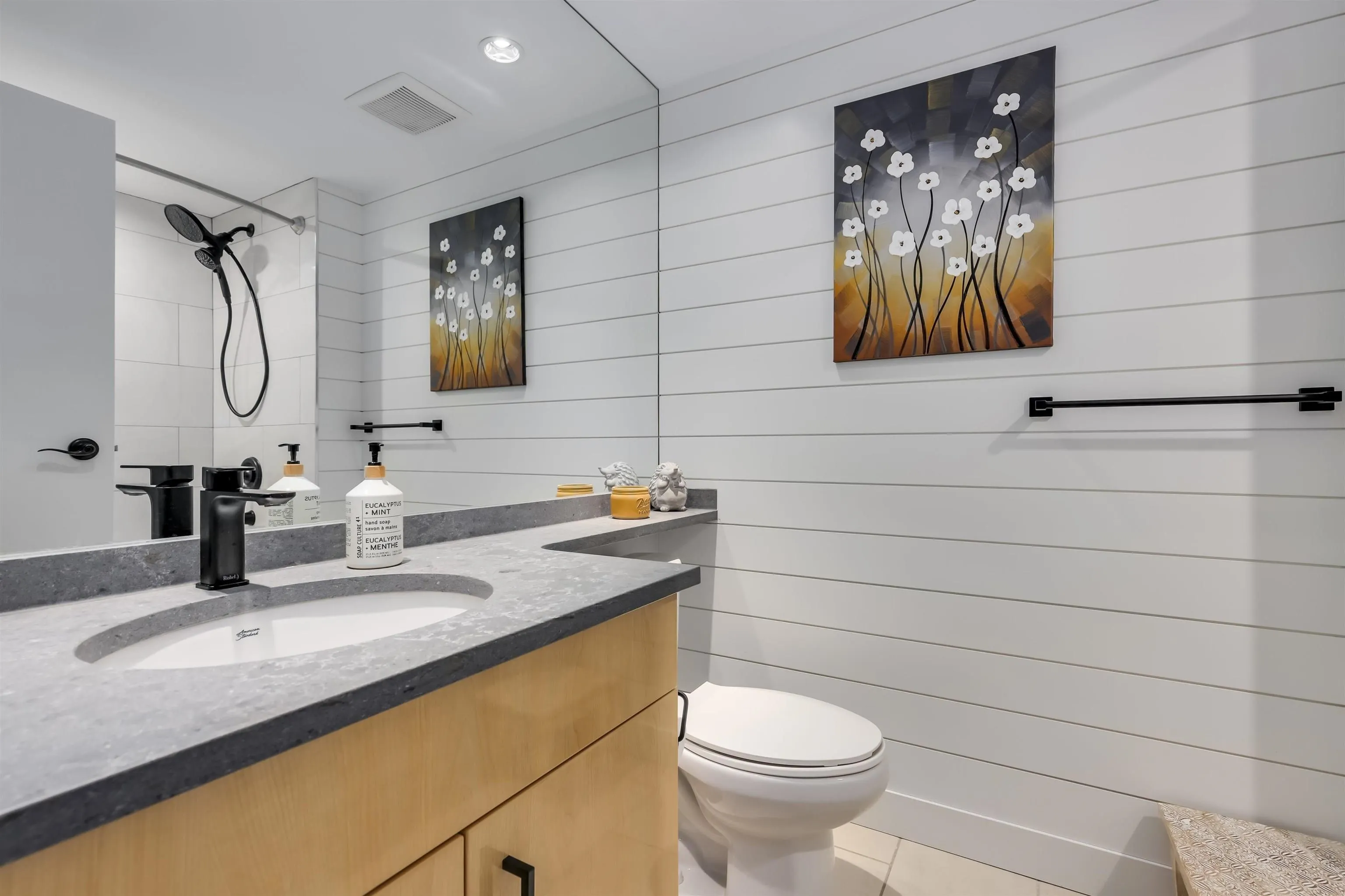 1033 Marinaside Crescent #2802