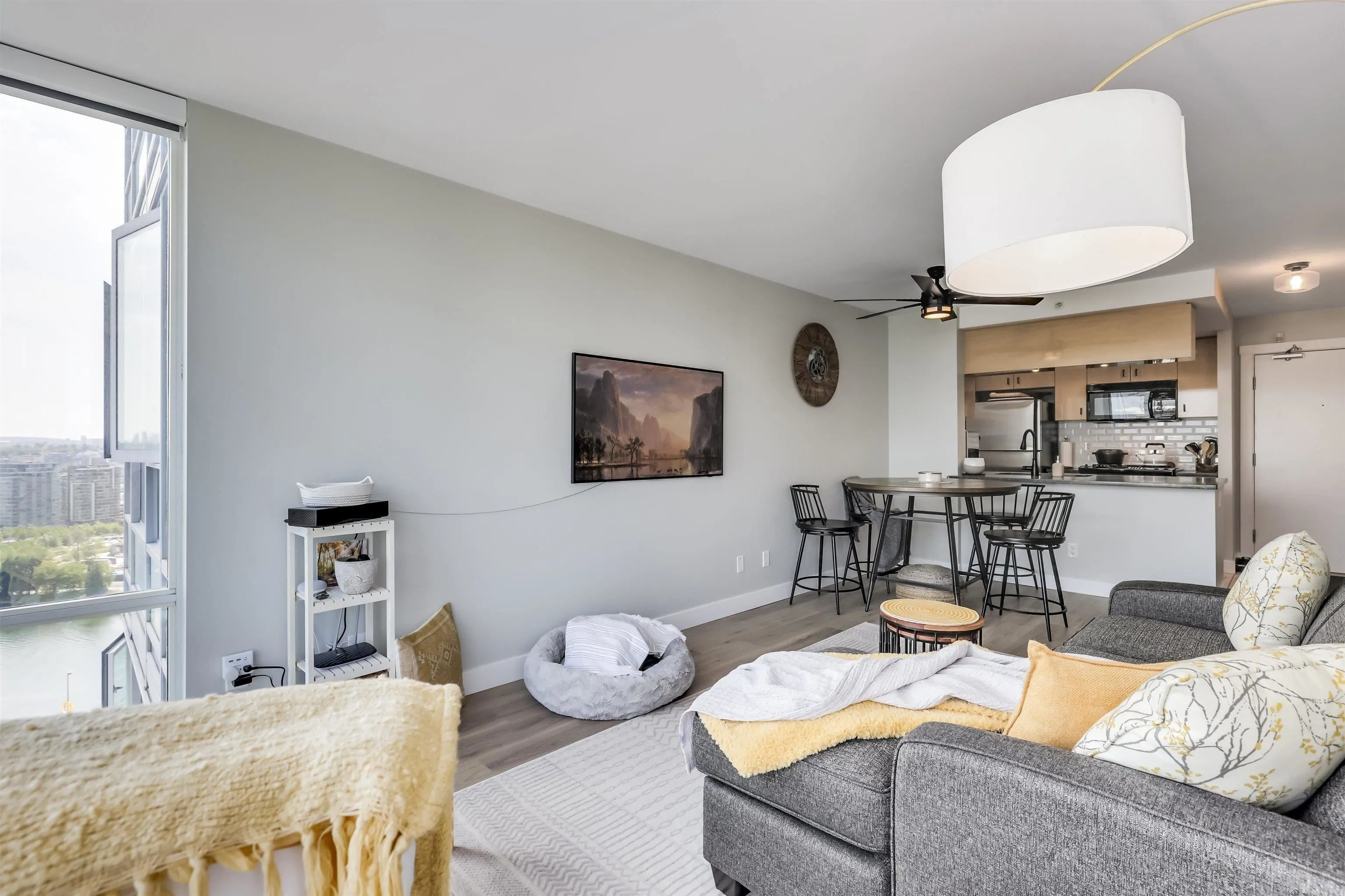 1033 Marinaside Crescent #2802