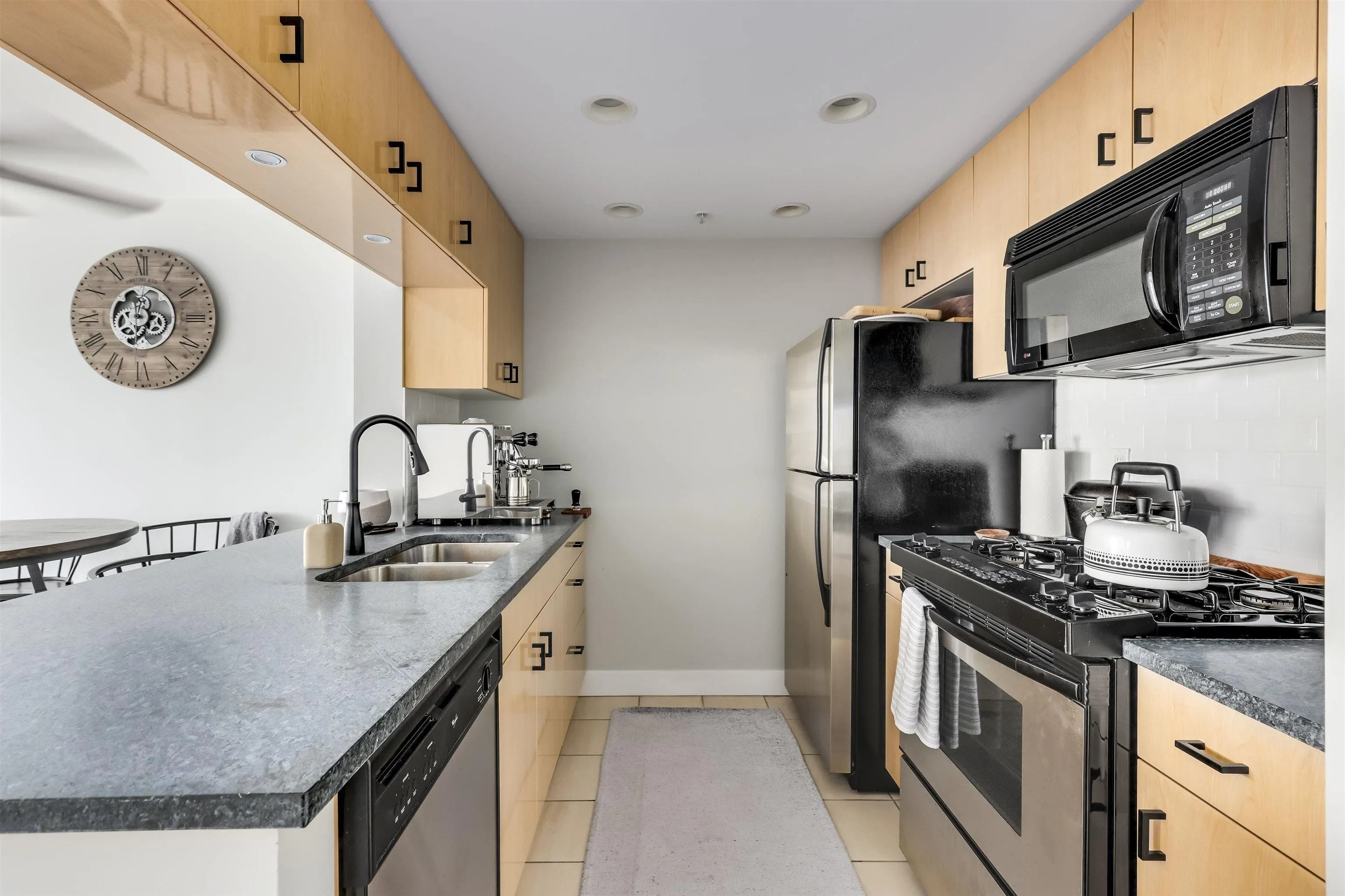 1033 Marinaside Crescent #2802