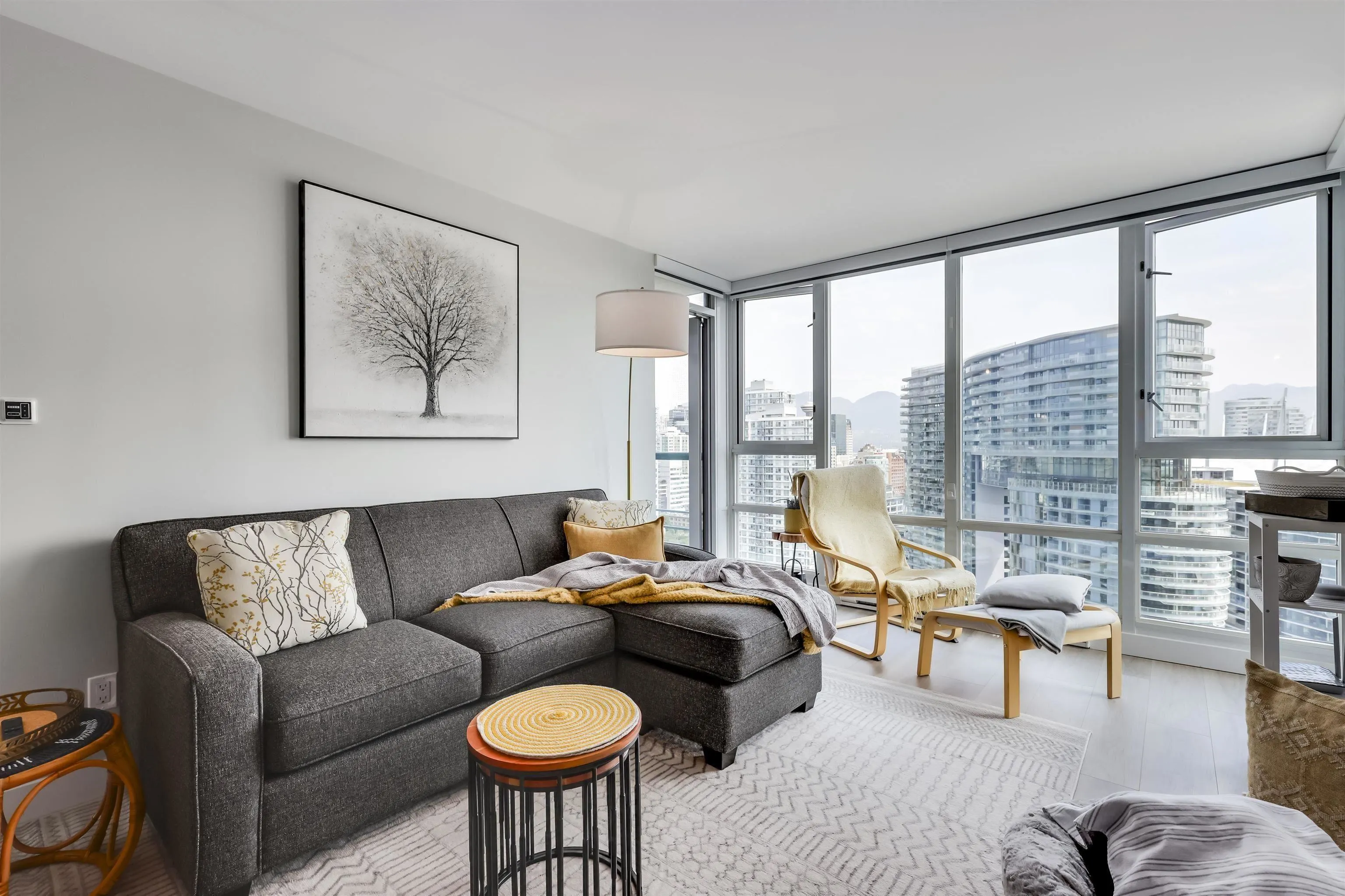 1033 Marinaside Crescent #2802
