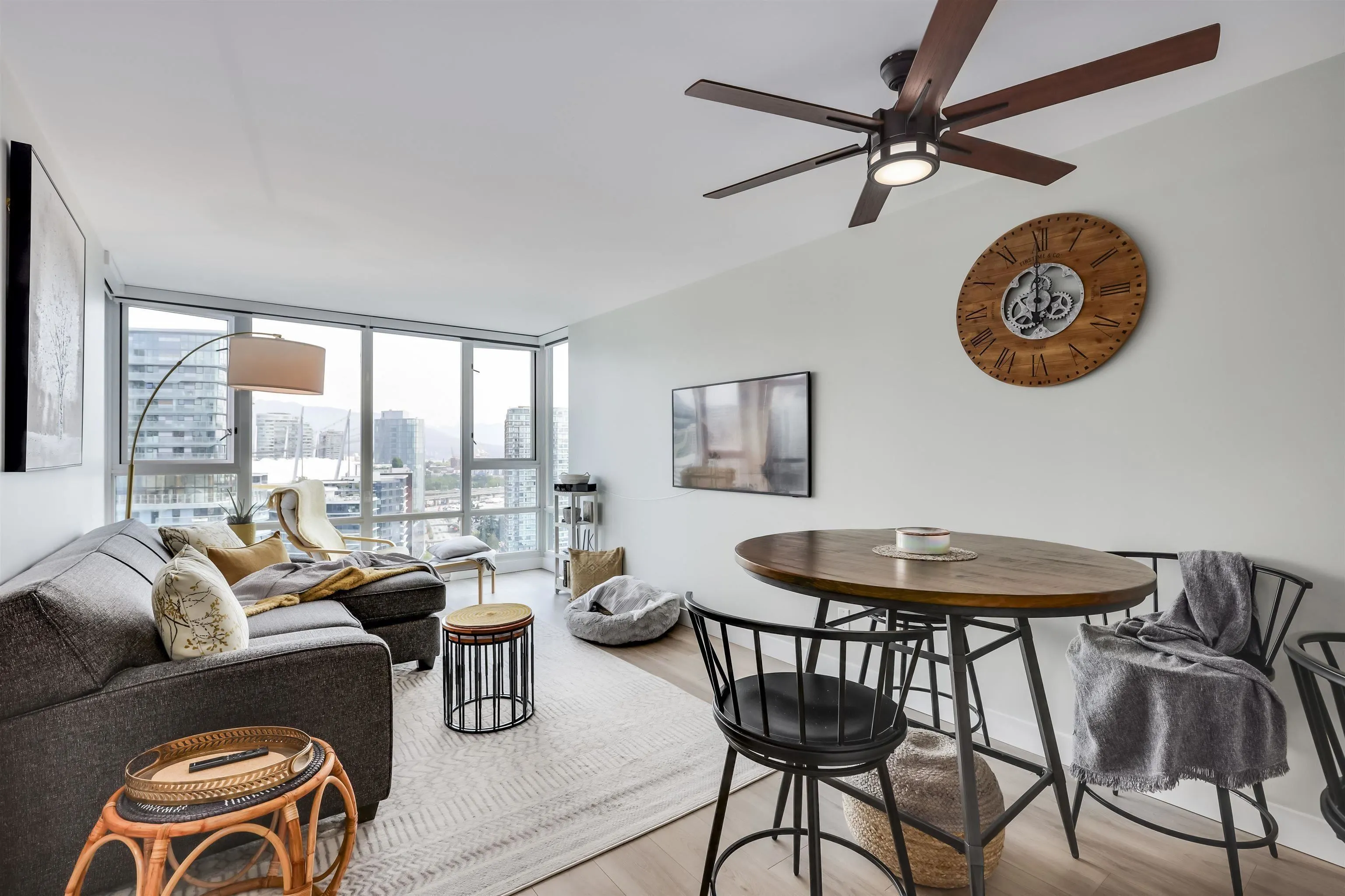 1033 Marinaside Crescent #2802