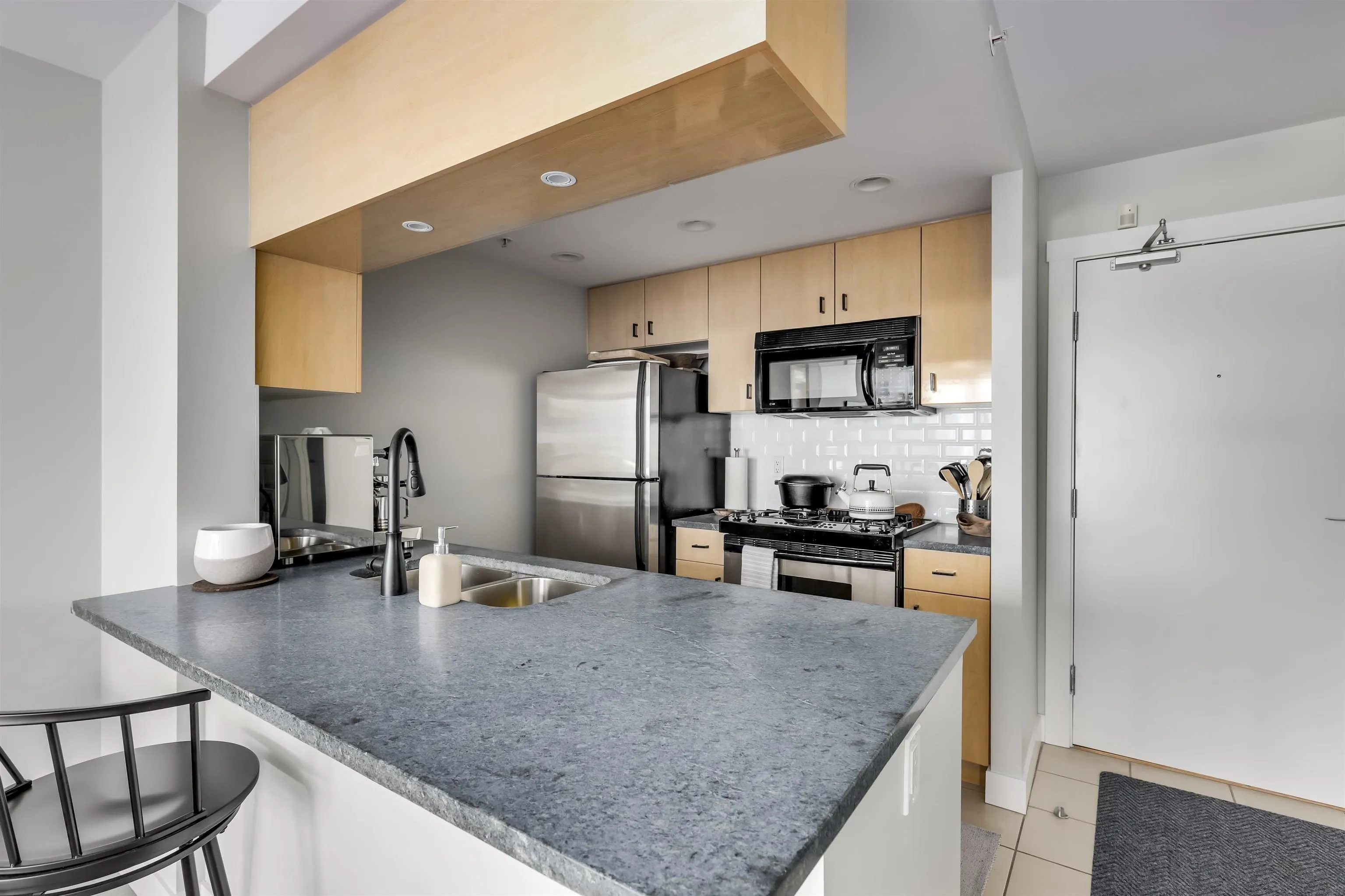 1033 Marinaside Crescent #2802
