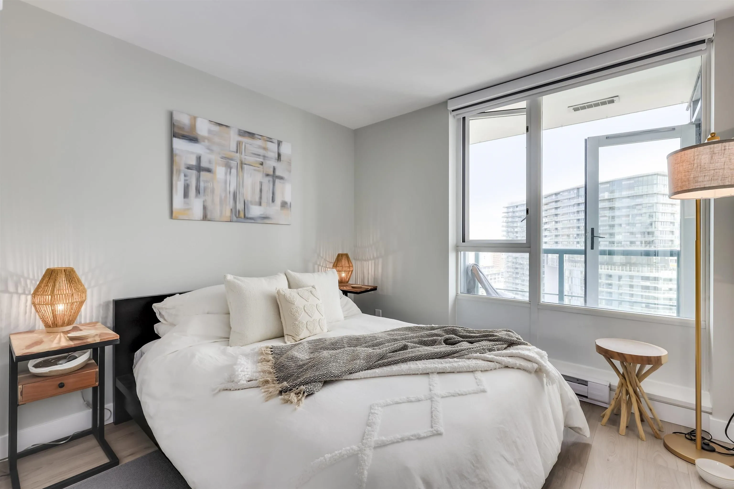 1033 Marinaside Crescent #2802