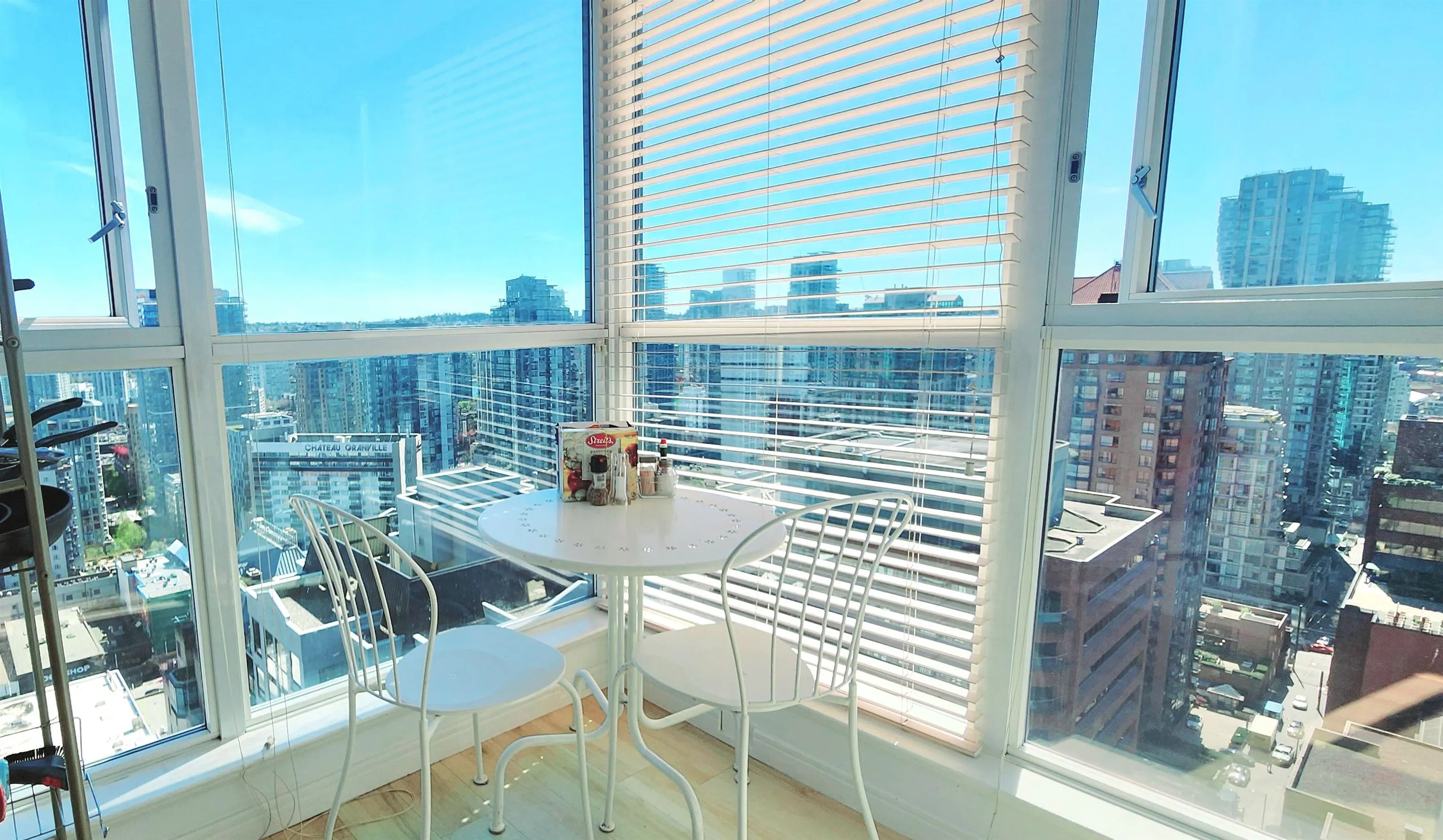 1068 Hornby Street #2909